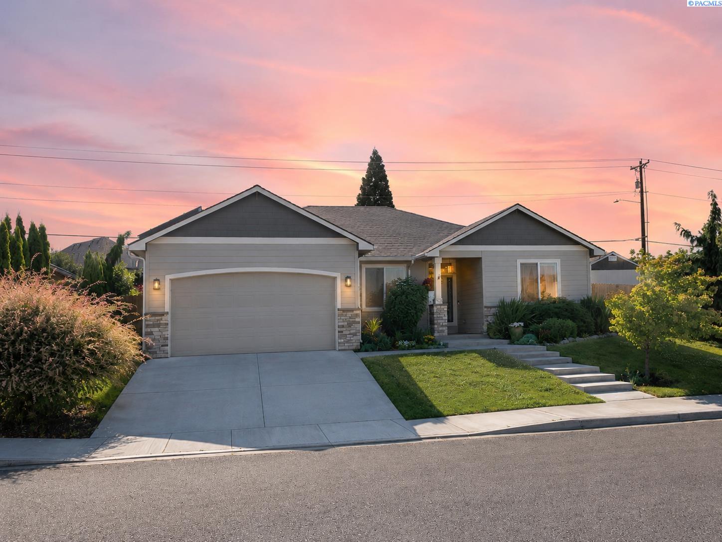 4304 Dennis Ct, Kennewick, WA 99337