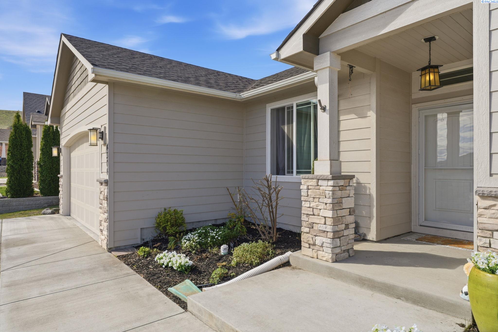 4304 Dennis Ct, Kennewick, WA 99337