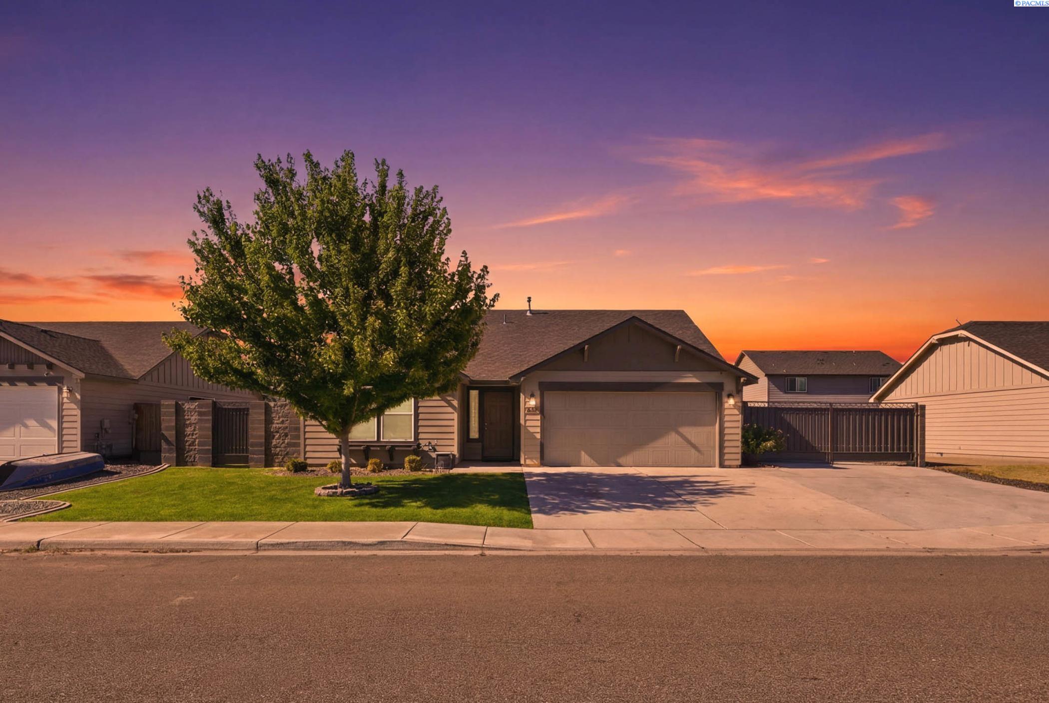 6913 Rogue Dr, Pasco, WA 99301