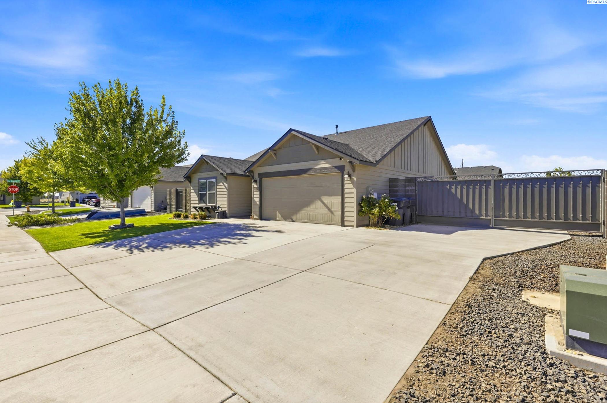 6913 Rogue Dr, Pasco, WA 99301