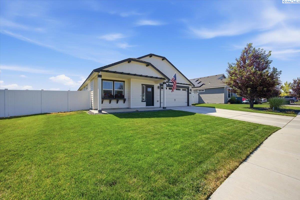 6114 Melita Ln, Pasco, WA 99301