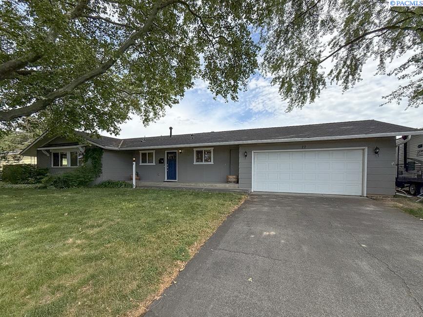 22 Tremont Dr, College Place, WA 99324
