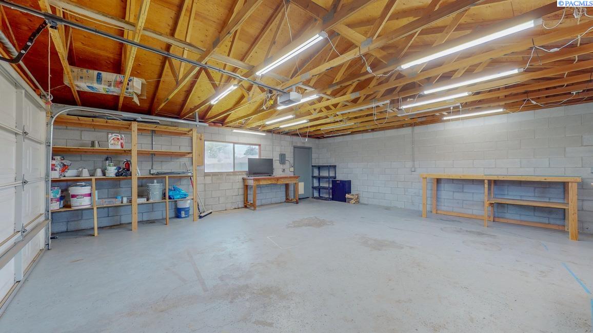 612 Ione St, Kennewick, WA 99336