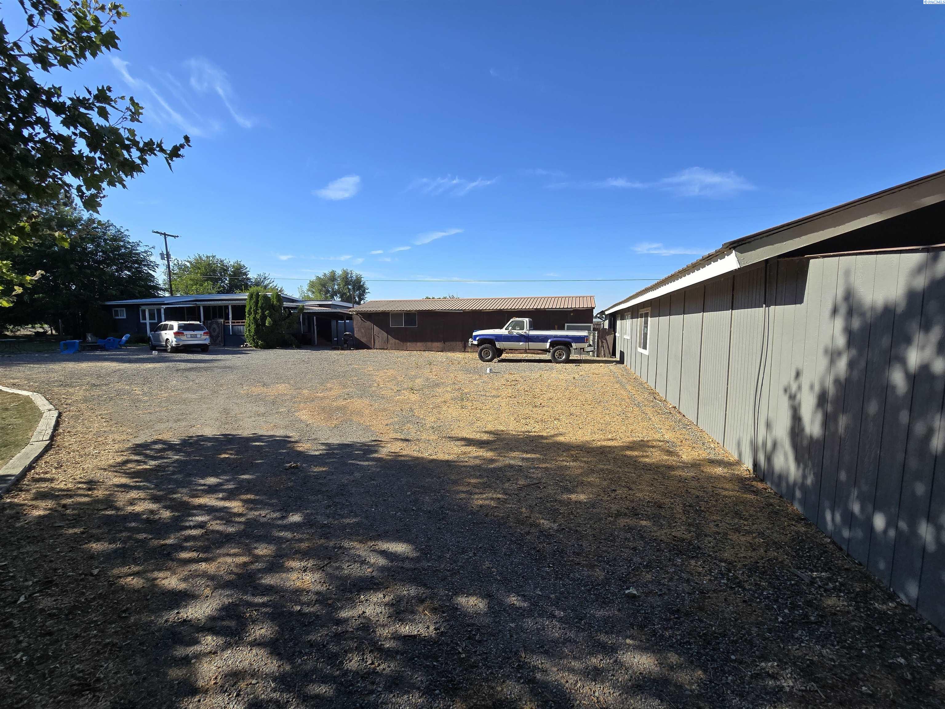 24524 S Oak St, Kennewick, WA 99337