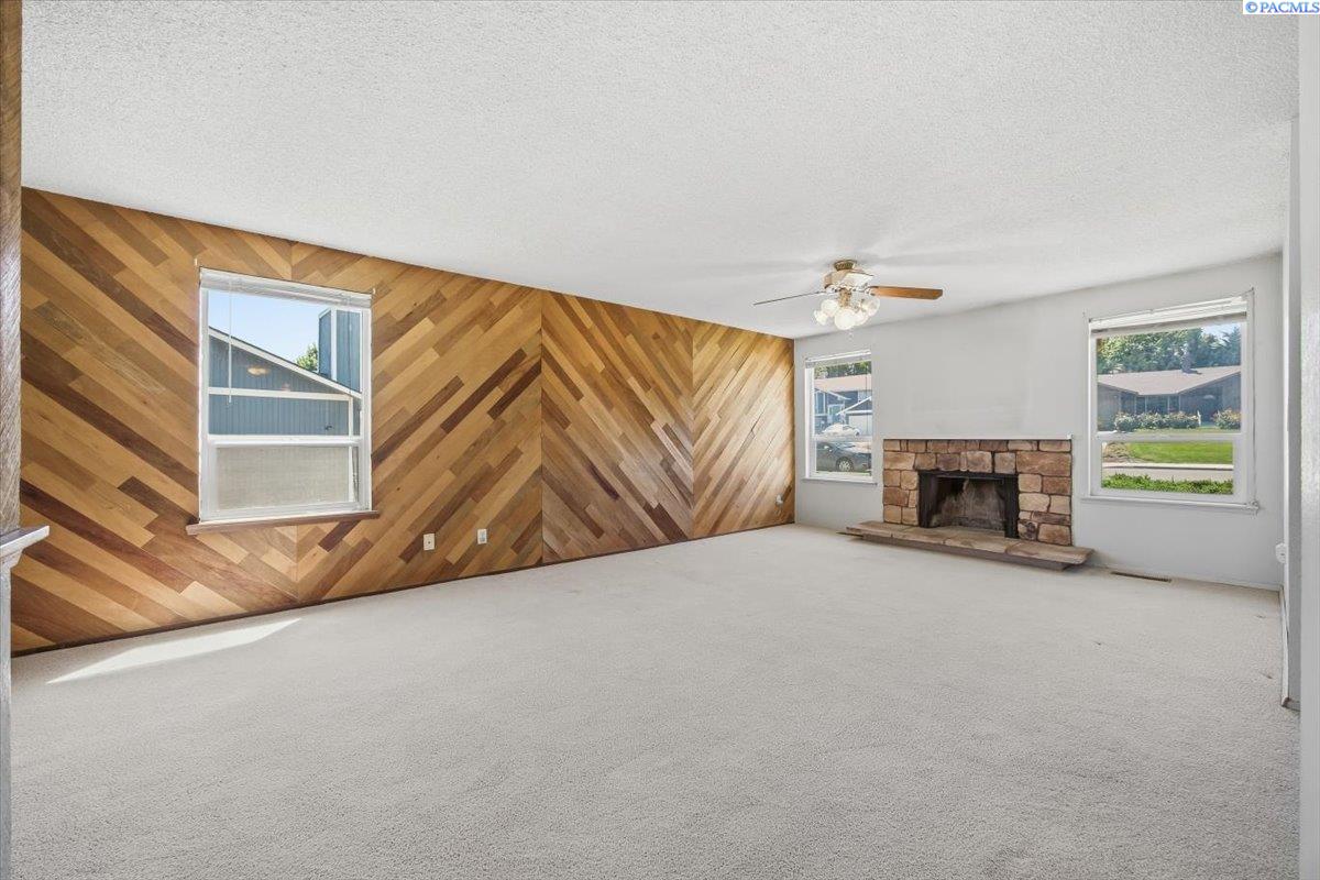1024 14th Ave, Kennewick, WA 99337