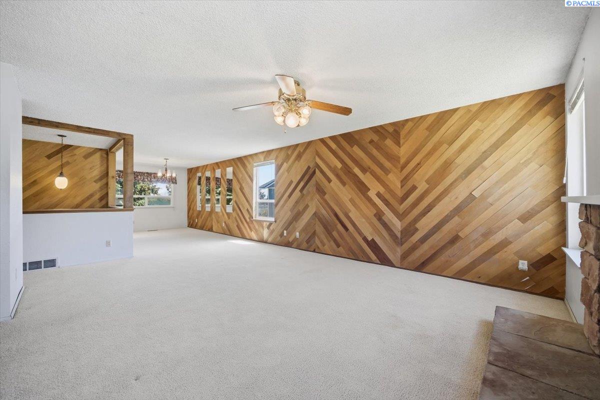 1024 14th Ave, Kennewick, WA 99337