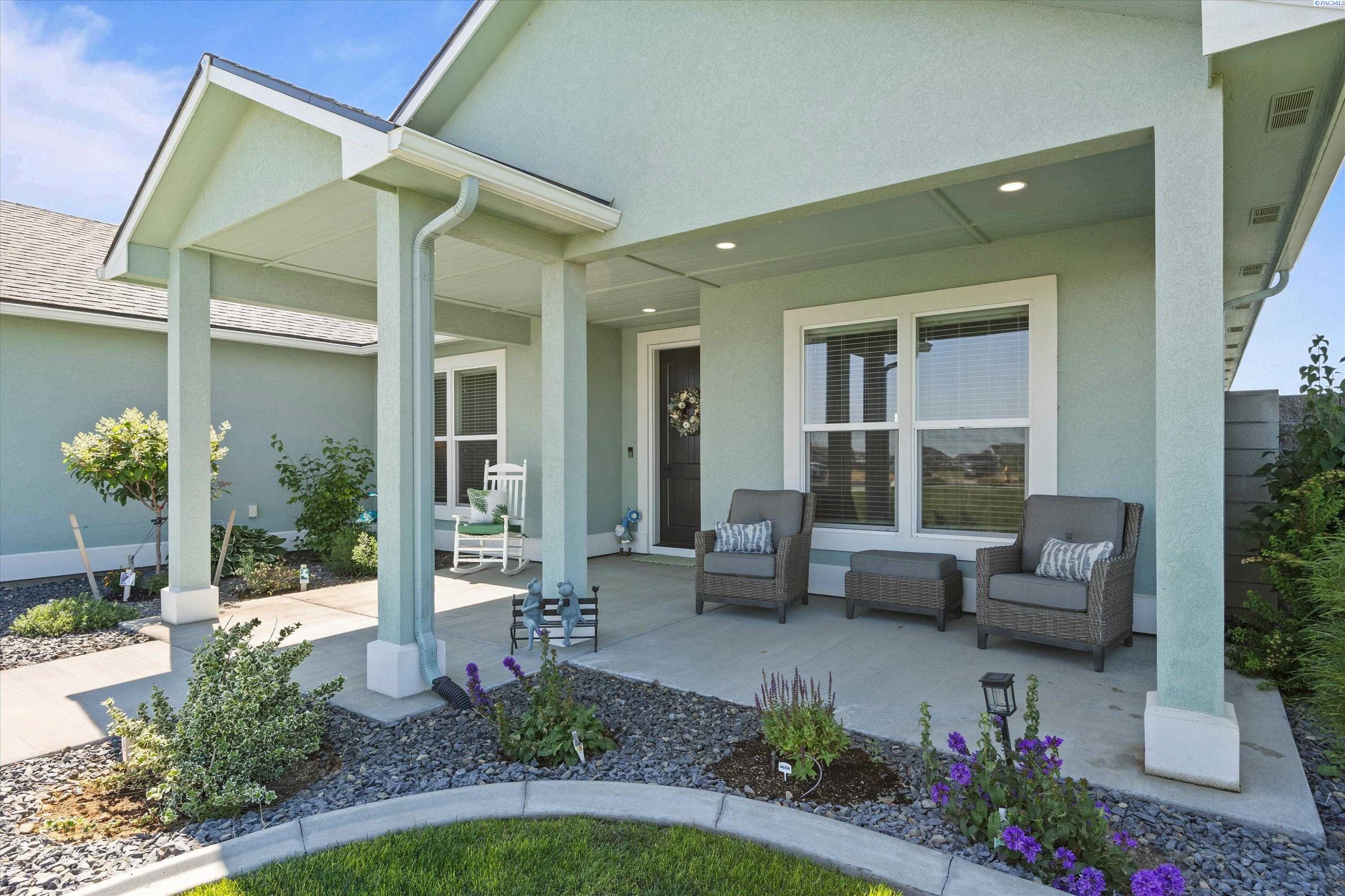 14959 Furlong Ln, Kennewick, WA 99338