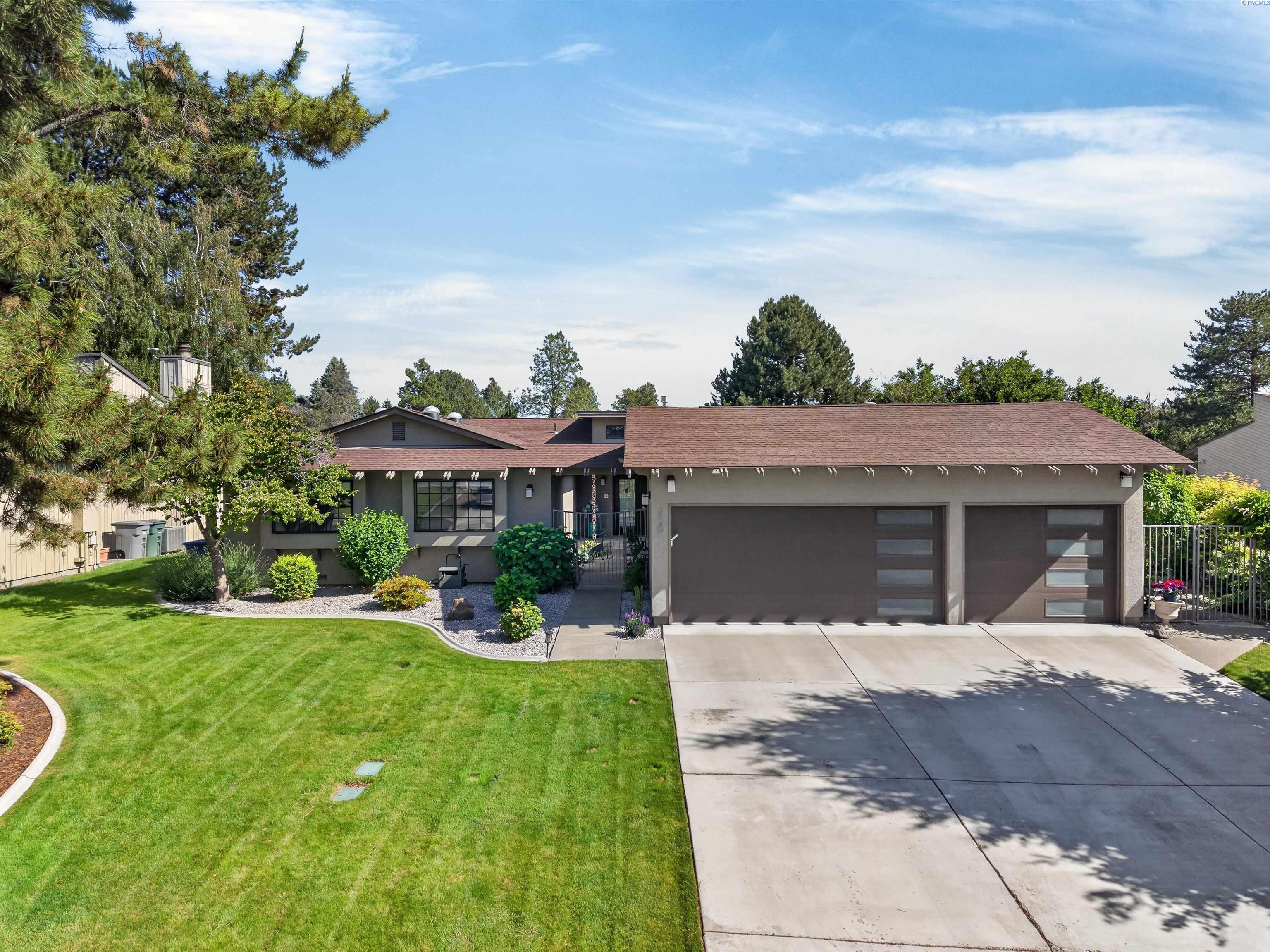 230 Broadmoor Street, Richland WA 99352