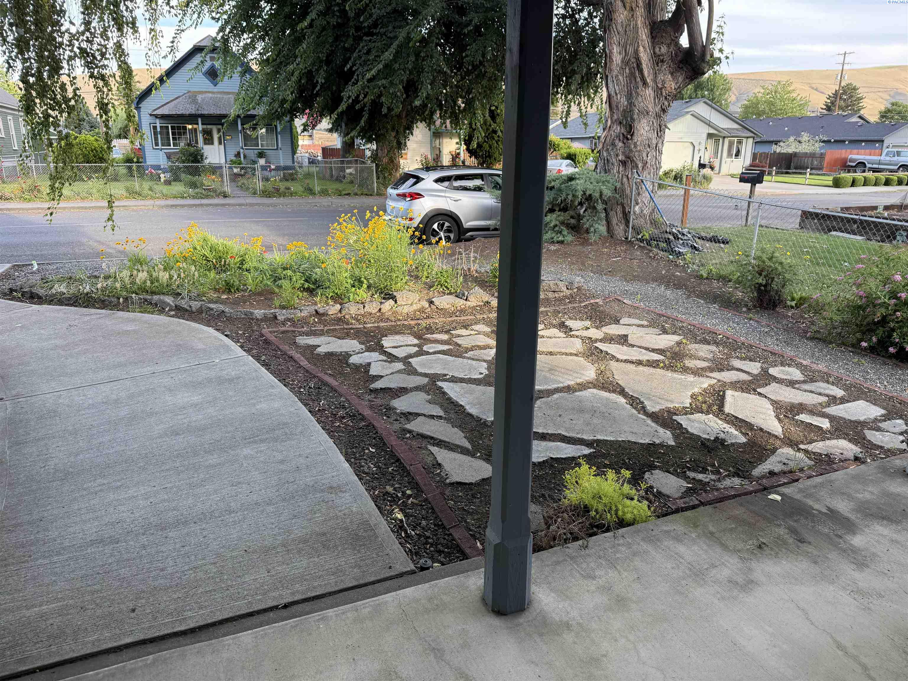 1316 Grant Ave, Prosser, WA 99350