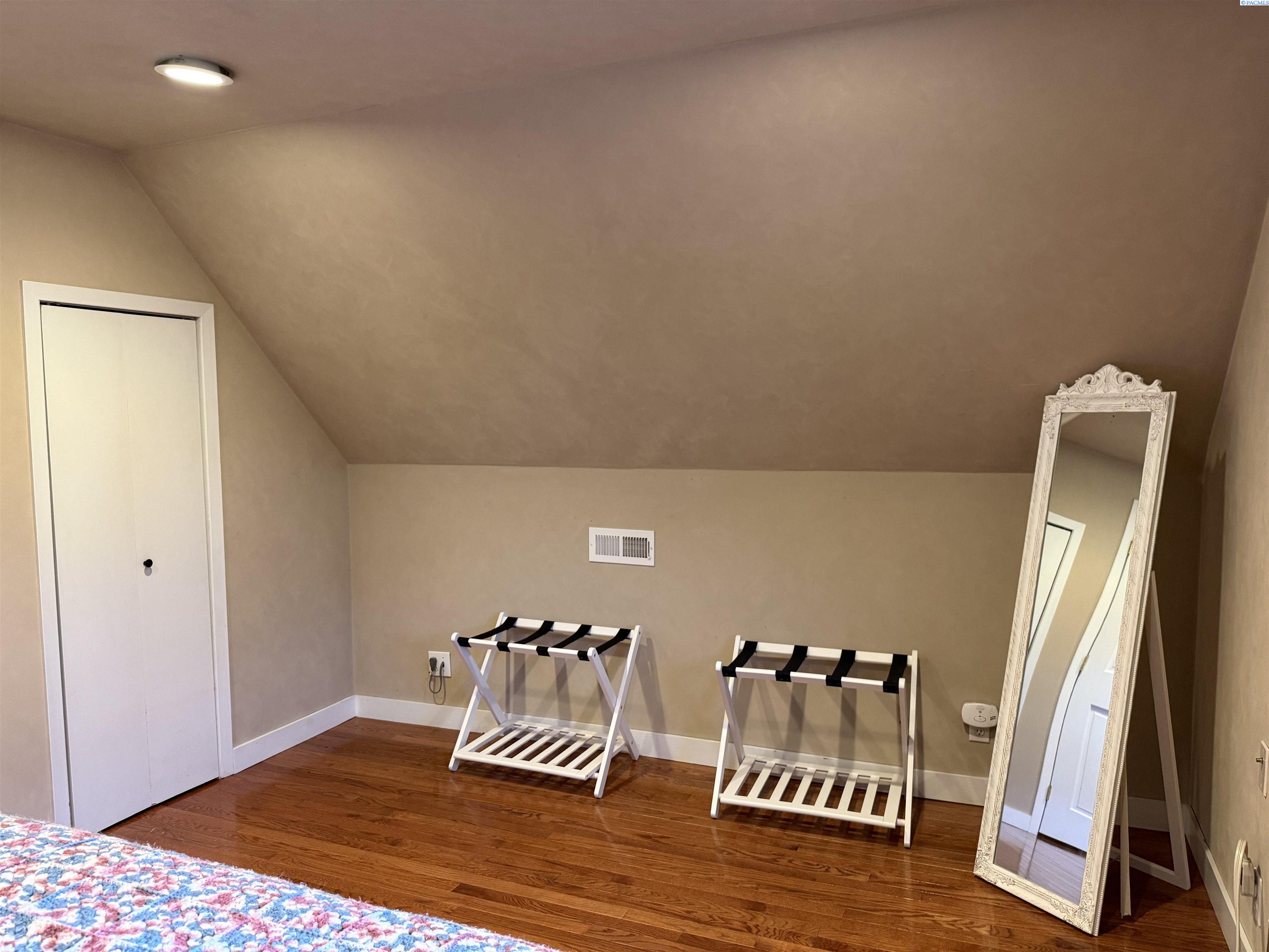 1316 Grant Ave, Prosser, WA 99350