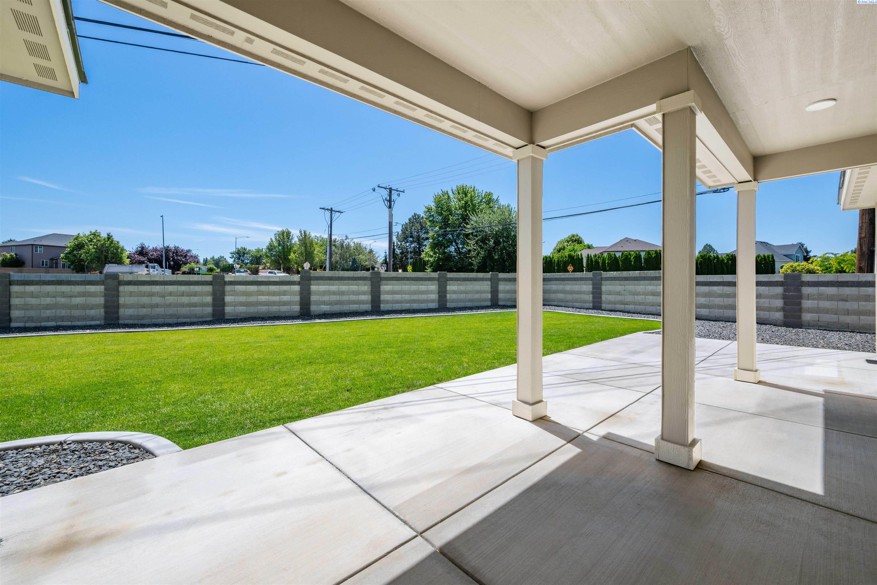 1821 Union St, Kennewick, WA 99338