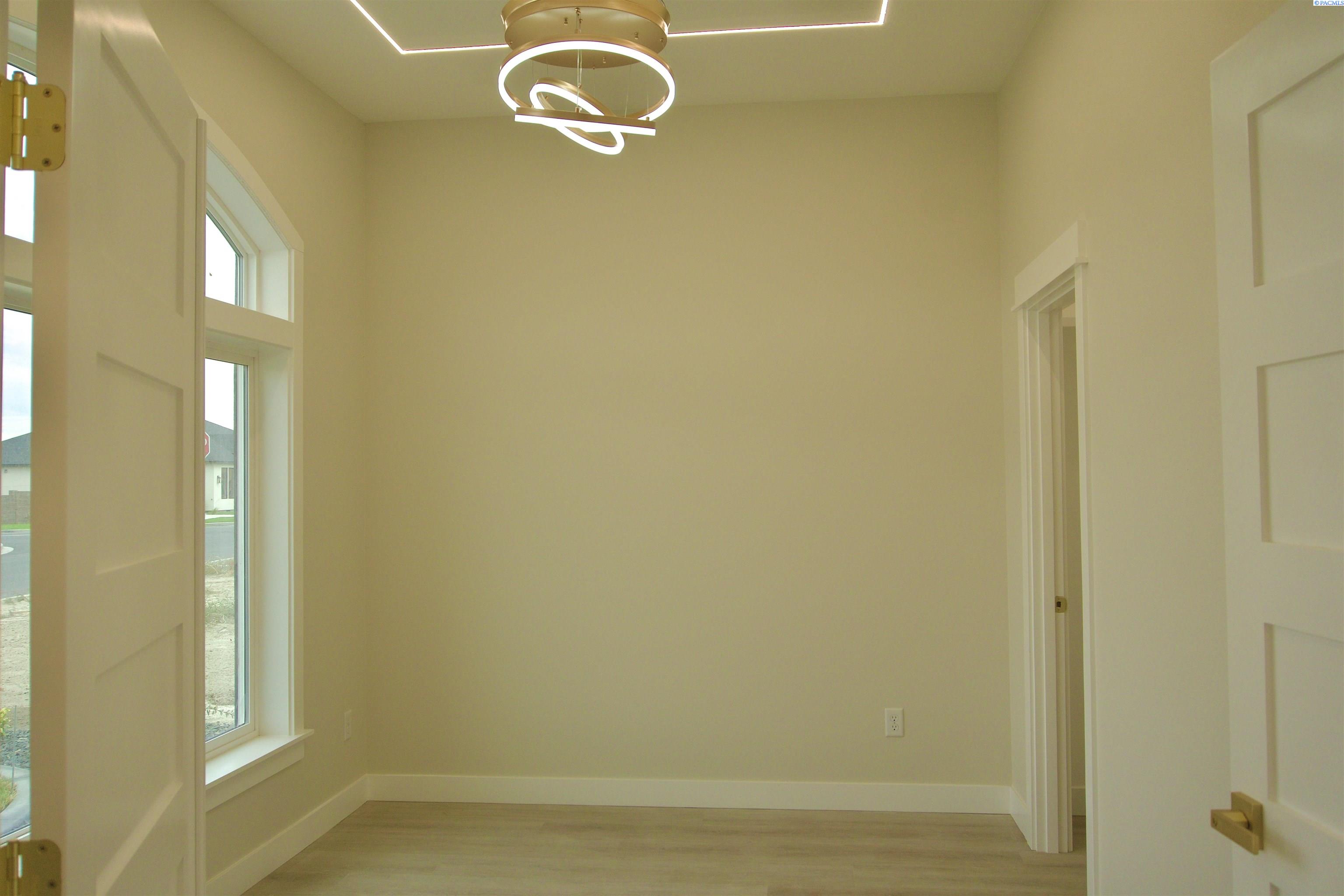 3467 Allison Way, West Richland, WA 99354