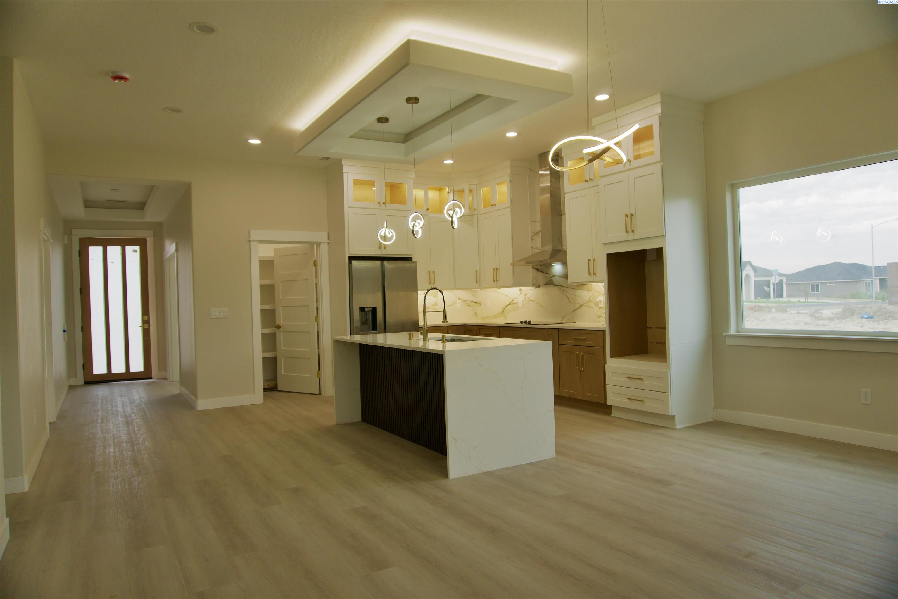 3467 Allison Way, West Richland, WA 99354