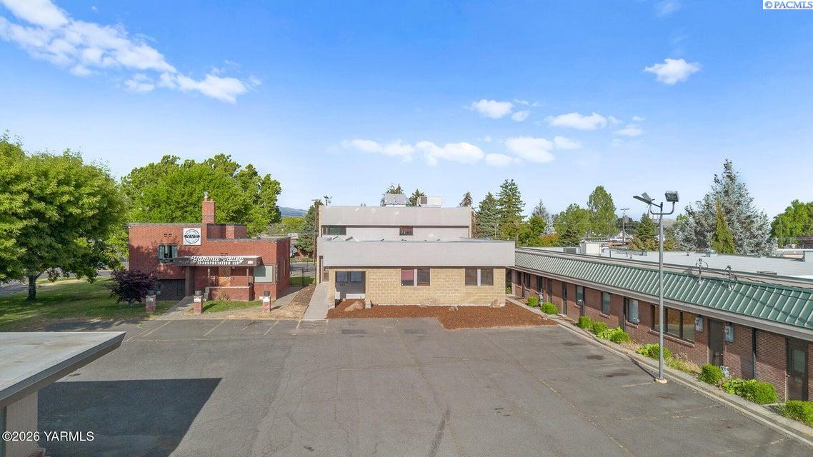 303 S 12th Ave, Yakima WA 98902