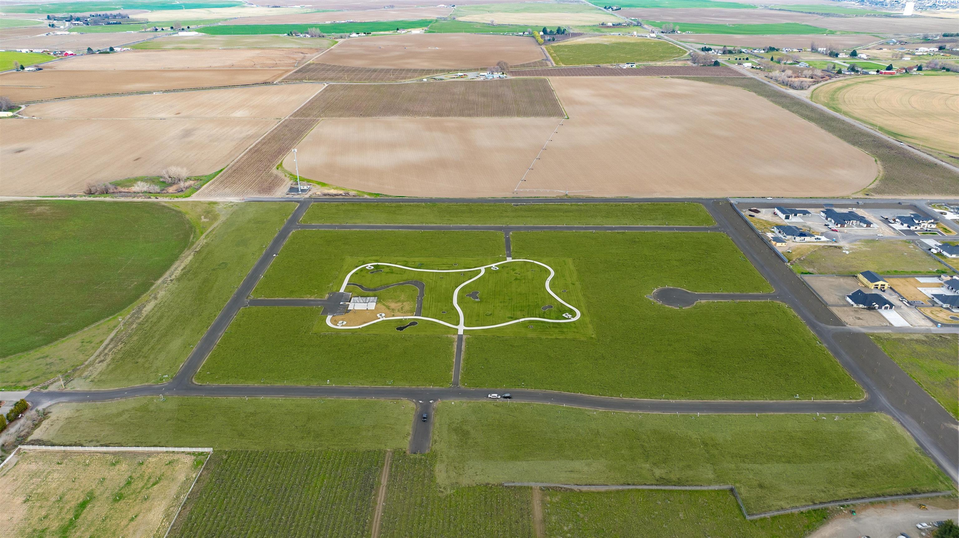8318 Canopy Ct, Pasco, WA 99301
