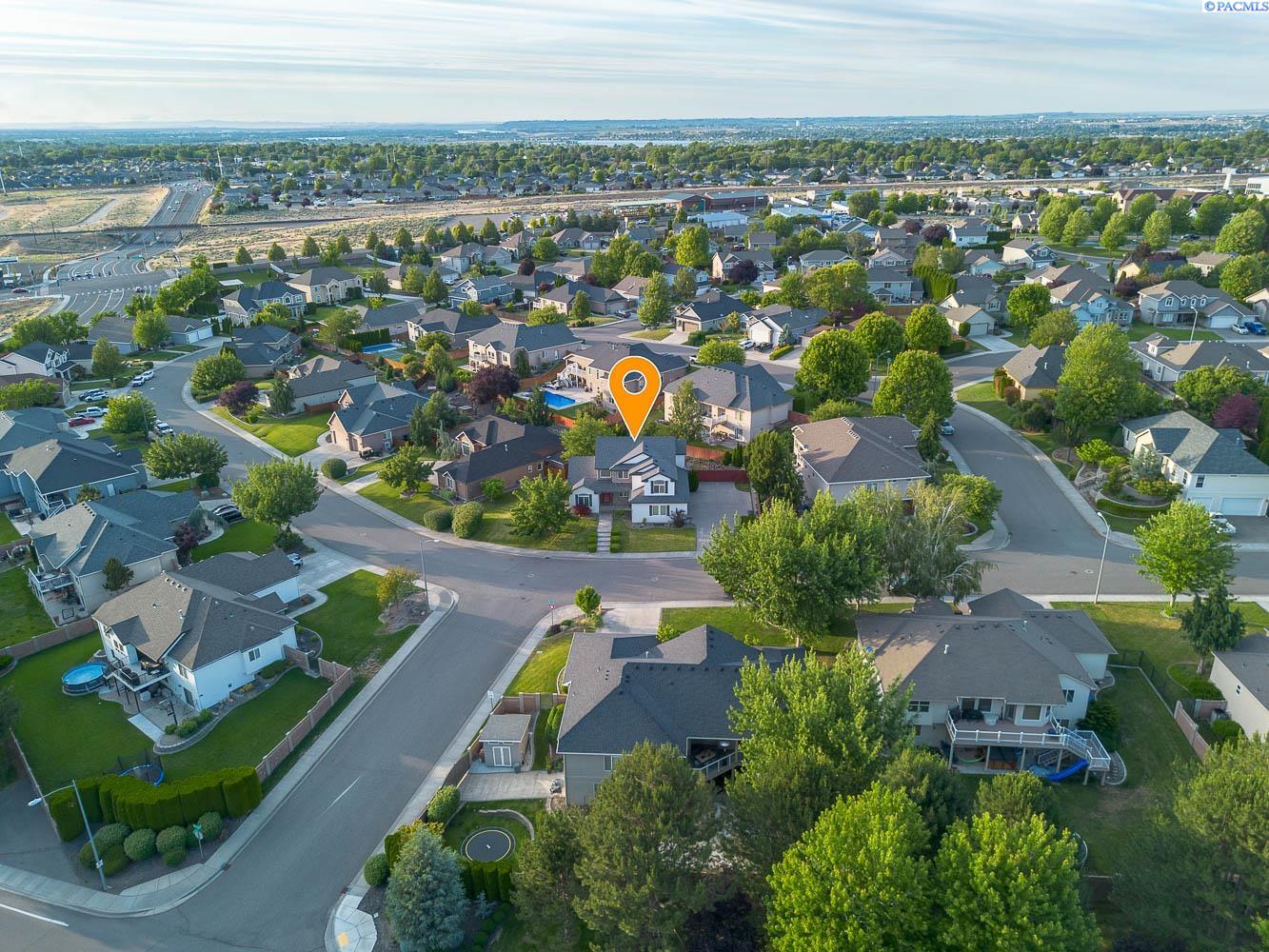 8812 3rd Ave, Kennewick, WA 99336