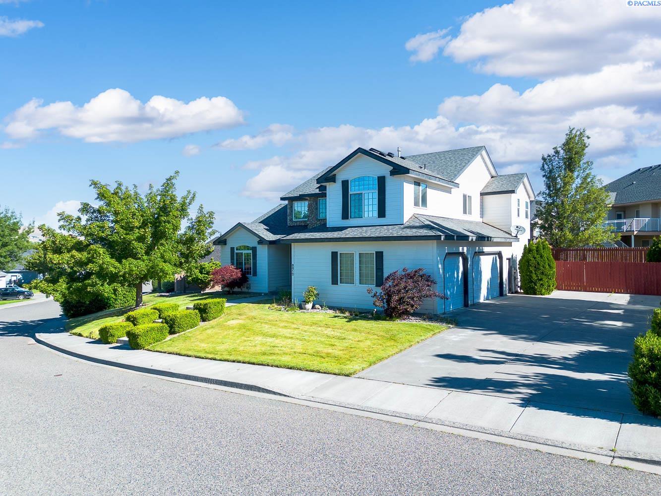 8812 3rd Ave, Kennewick, WA 99336