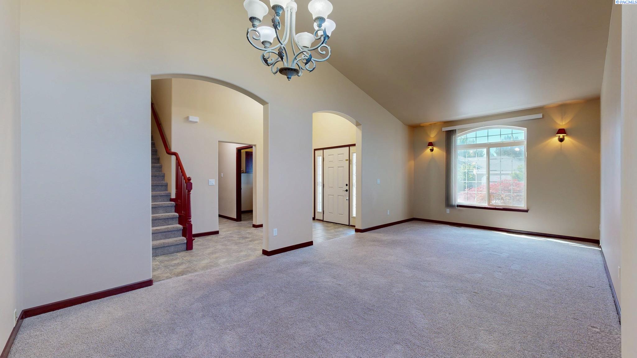 8812 3rd Ave, Kennewick, WA 99336