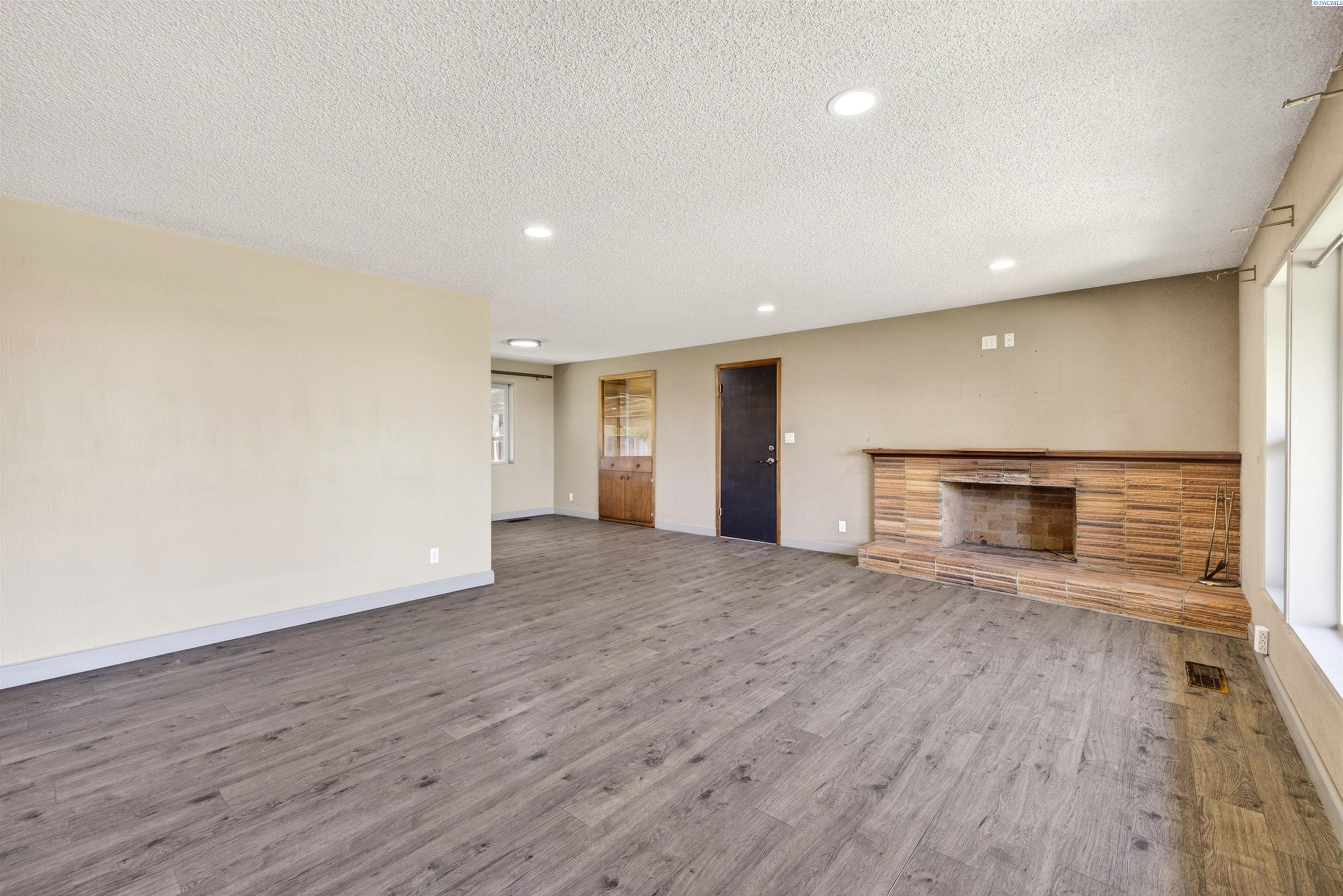 411 27th Ave, Kennewick, WA 99337