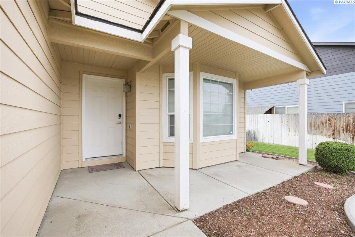 5512 Coolidge Ct, Pasco, WA 99301