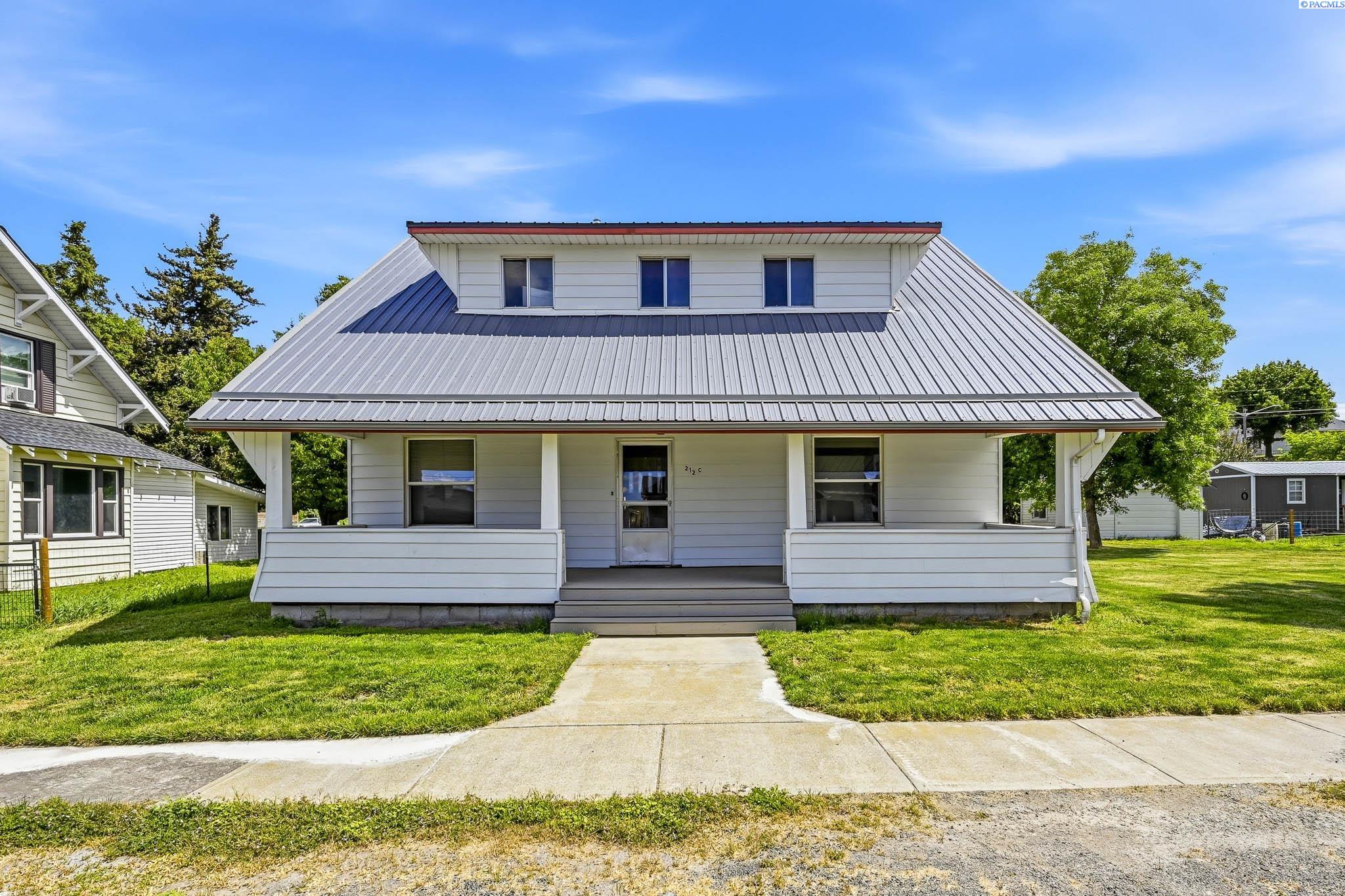 212 C St, Endicott WA 99125