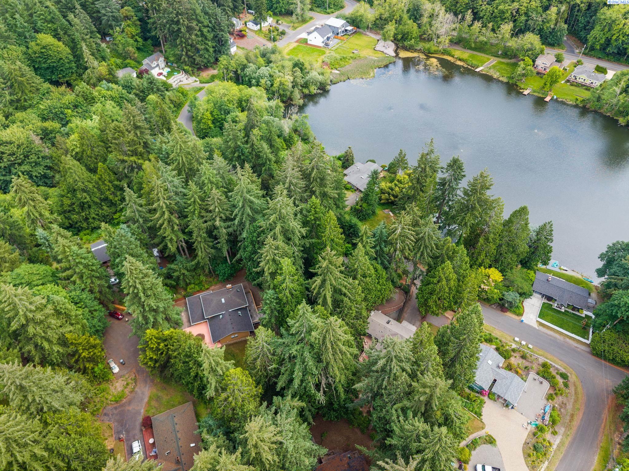 8220 NW 71st Ct, Gig Harbor WA 98335