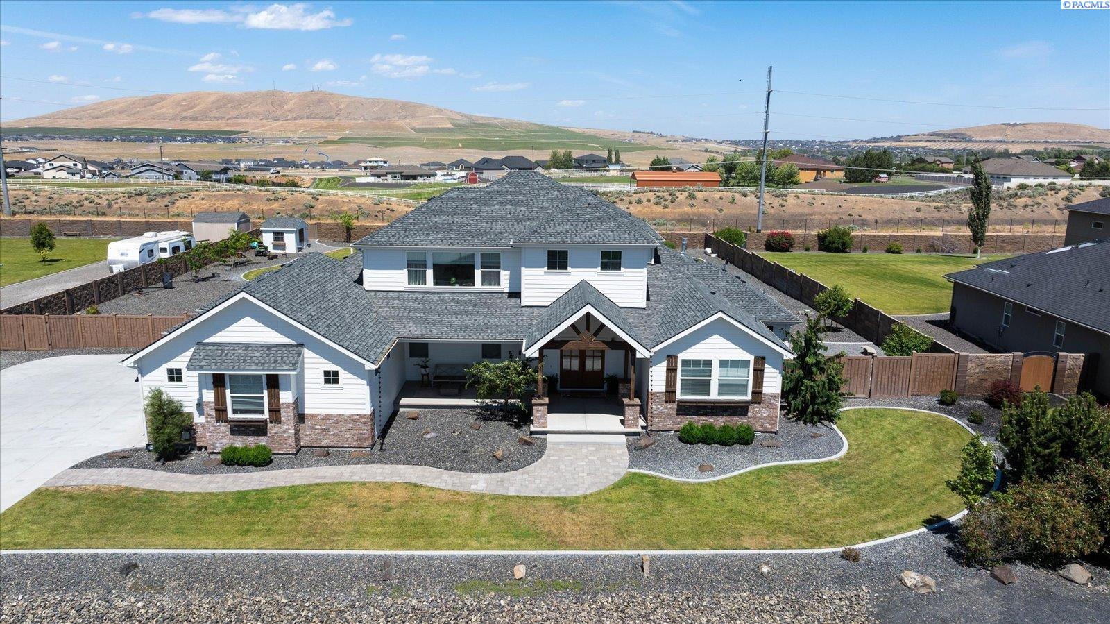 83204 E Sagebrush Rd, Kennewick, WA 99338