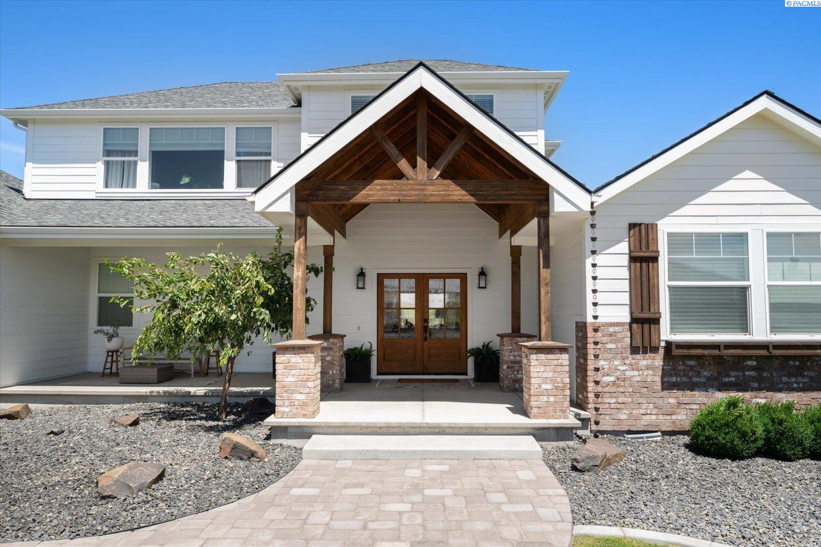 83204 E Sagebrush Rd, Kennewick, WA 99338