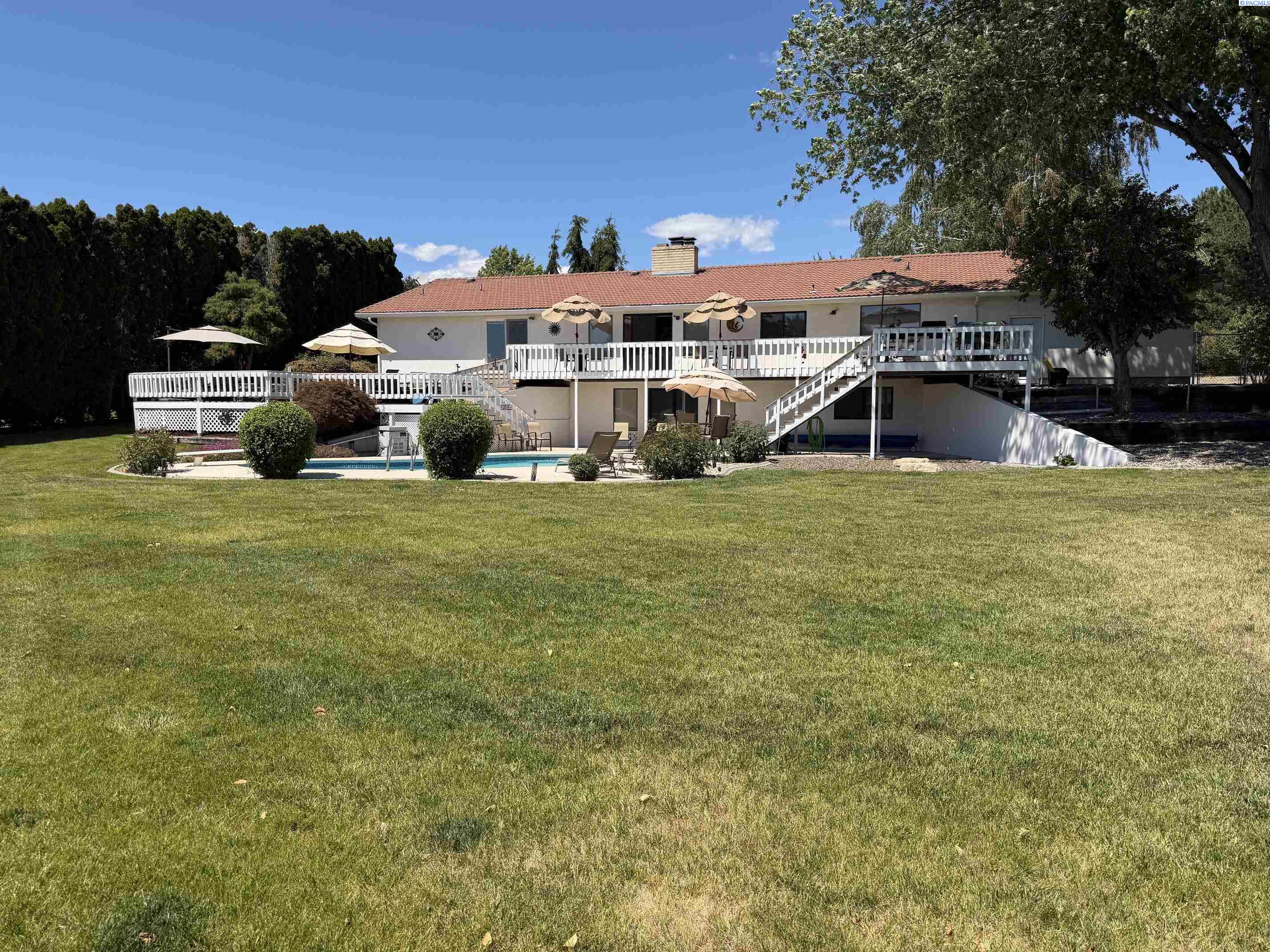 8816 Sunset Trl, Pasco, WA 99301-1654