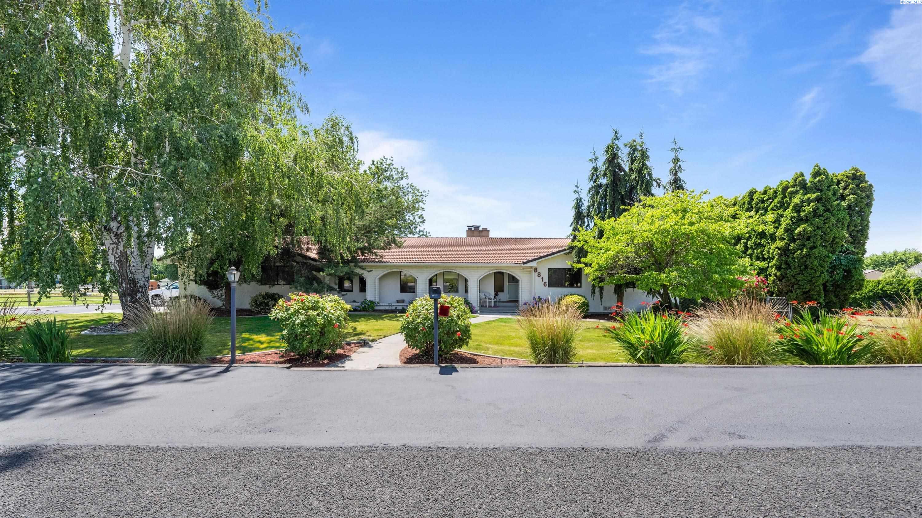 8816 Sunset Trl, Pasco, WA 99301-1654