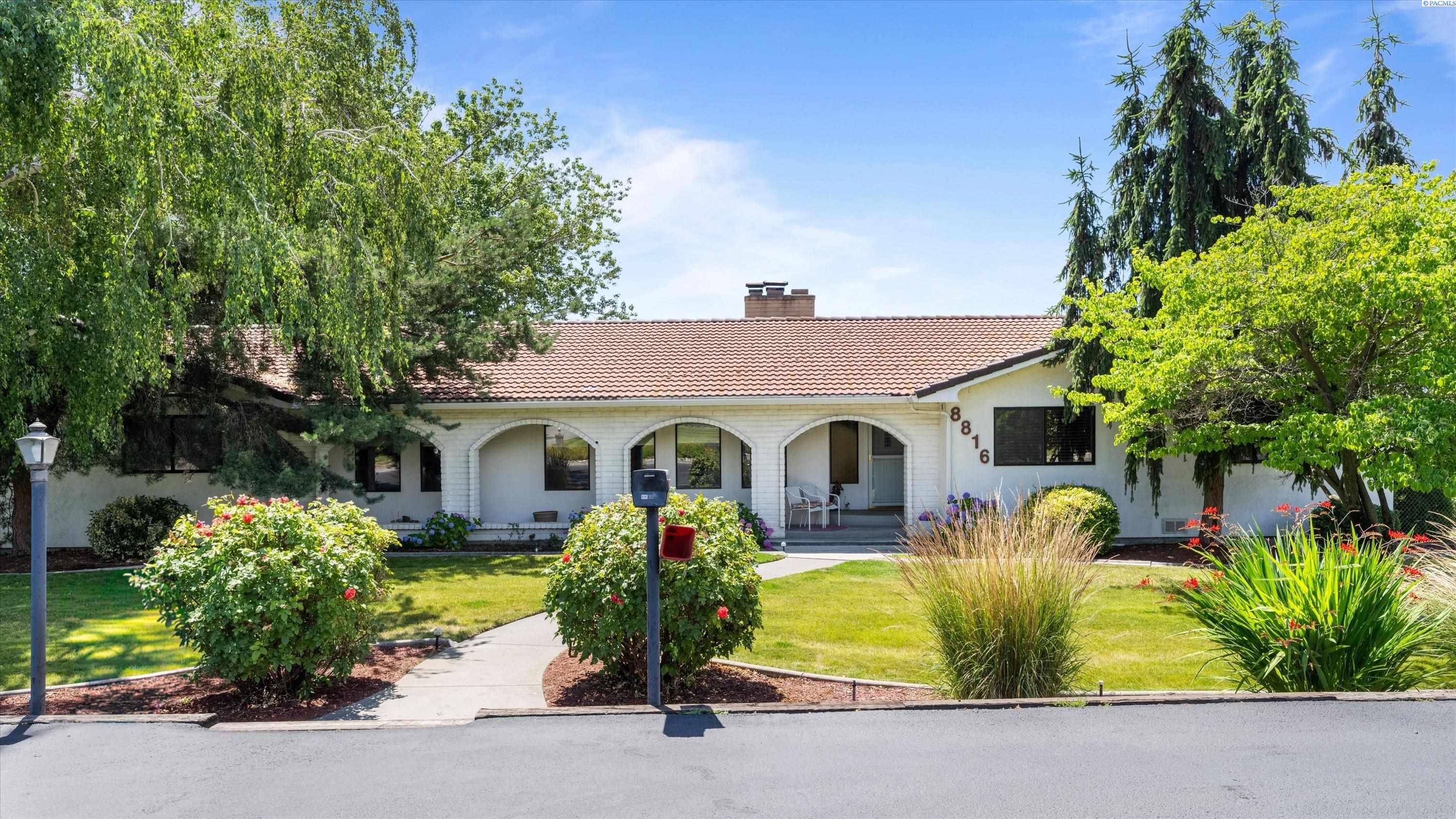 8816 Sunset Trl, Pasco, WA 99301-1654