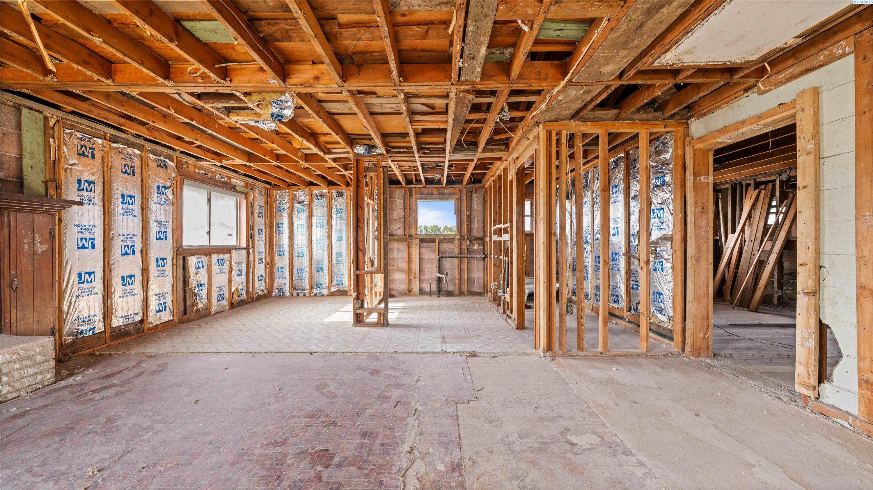 127 Douglas Ave, Pasco, WA 99301