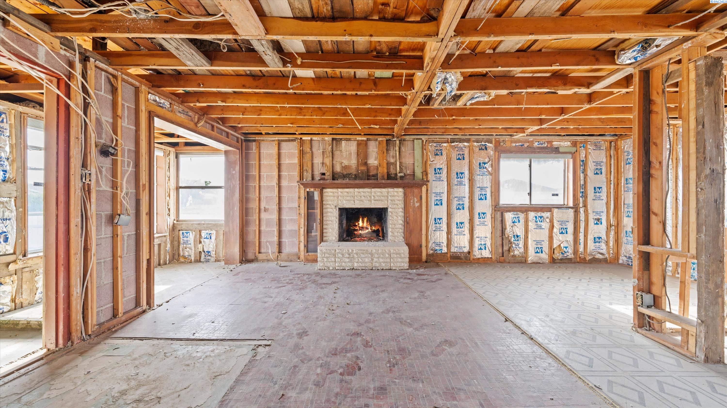 127 Douglas Ave, Pasco, WA 99301