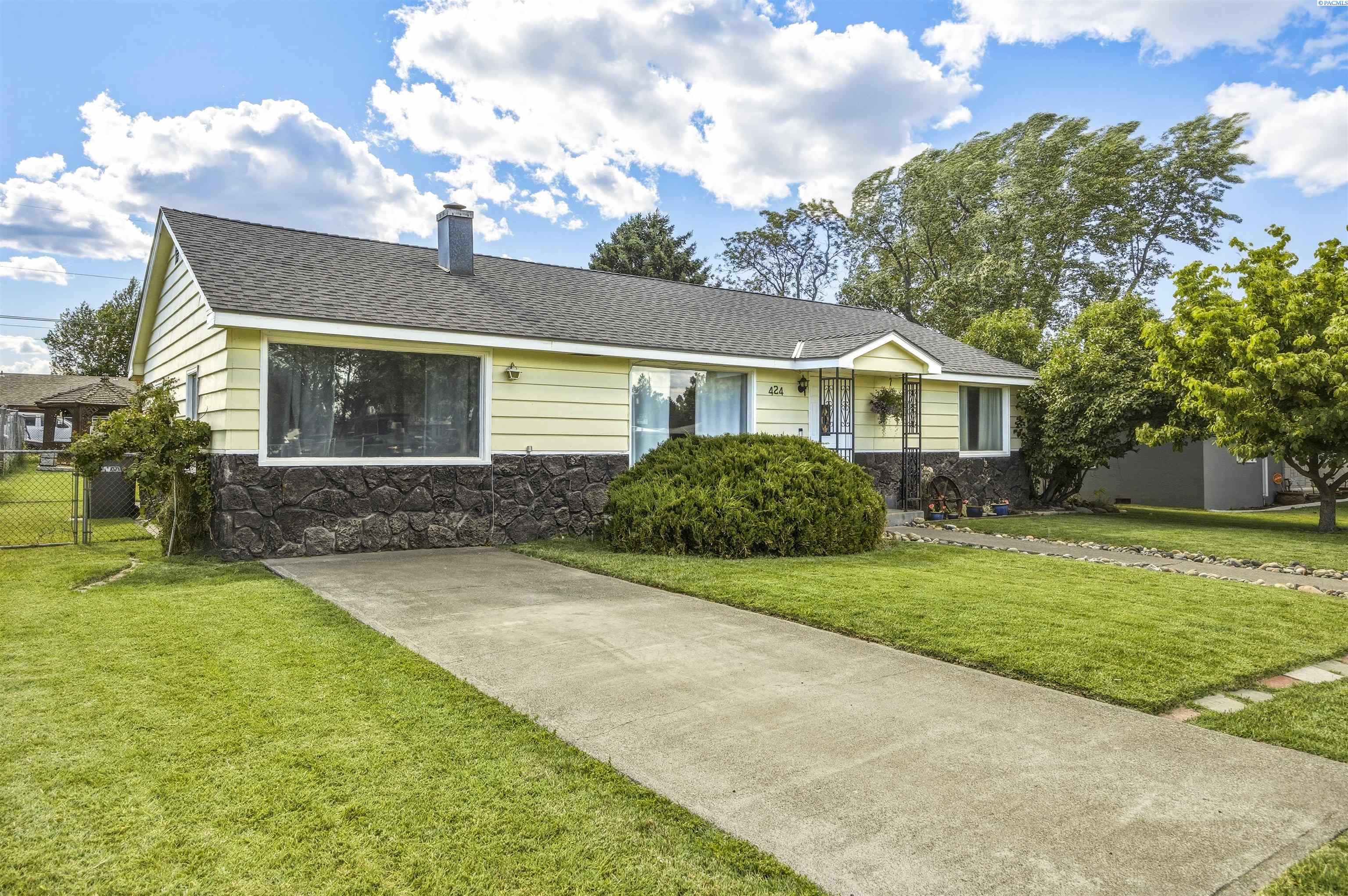 424 Olson St, Kennewick, WA 99336