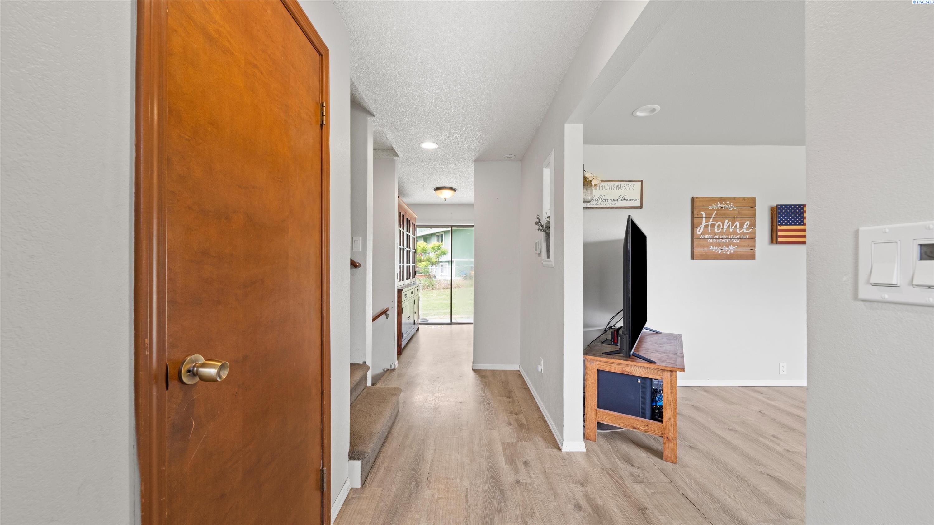 7 Wagon Wheel Pr Nw, Benton City, WA 99320