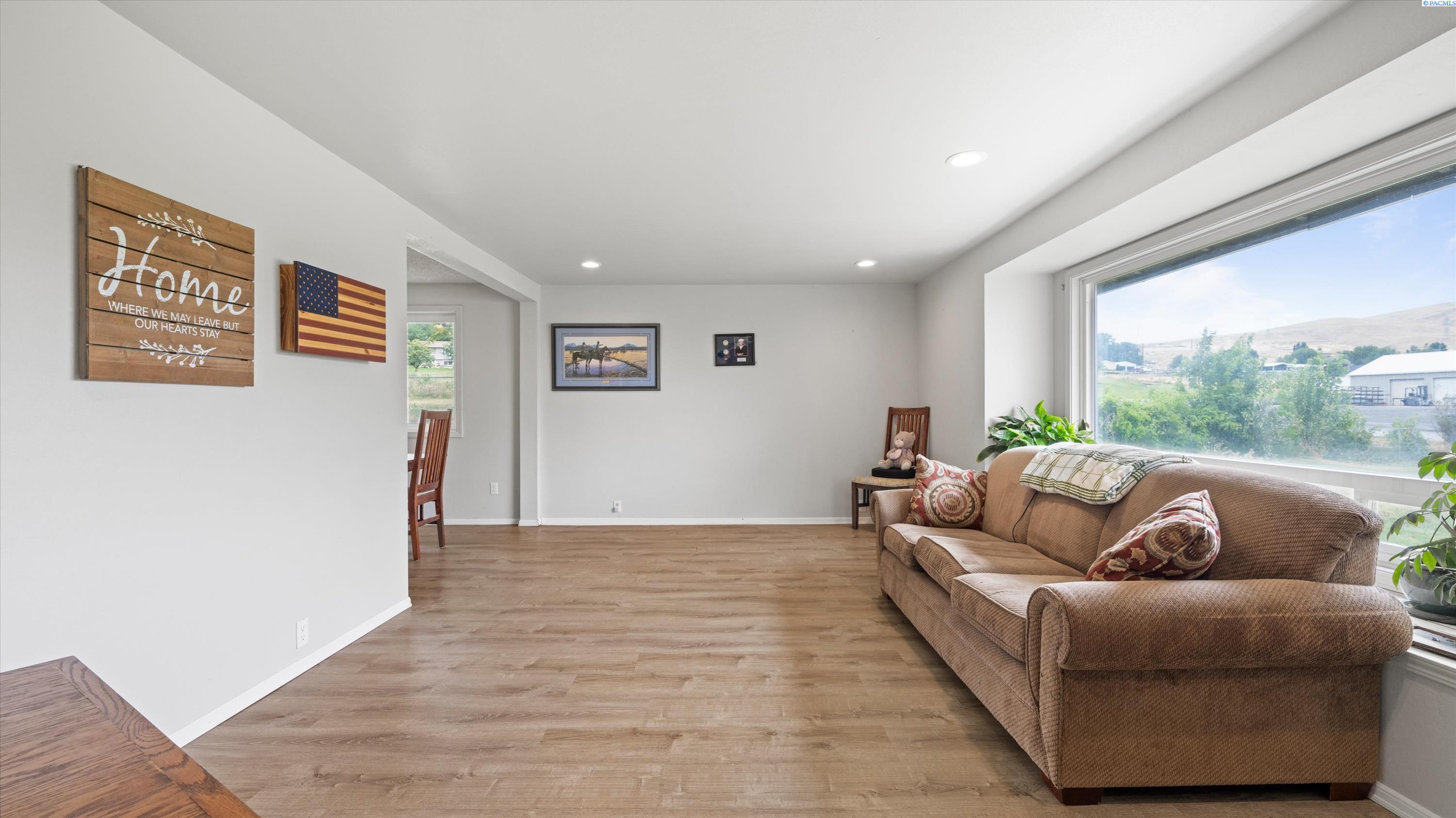 7 Wagon Wheel Pr Nw, Benton City, WA 99320