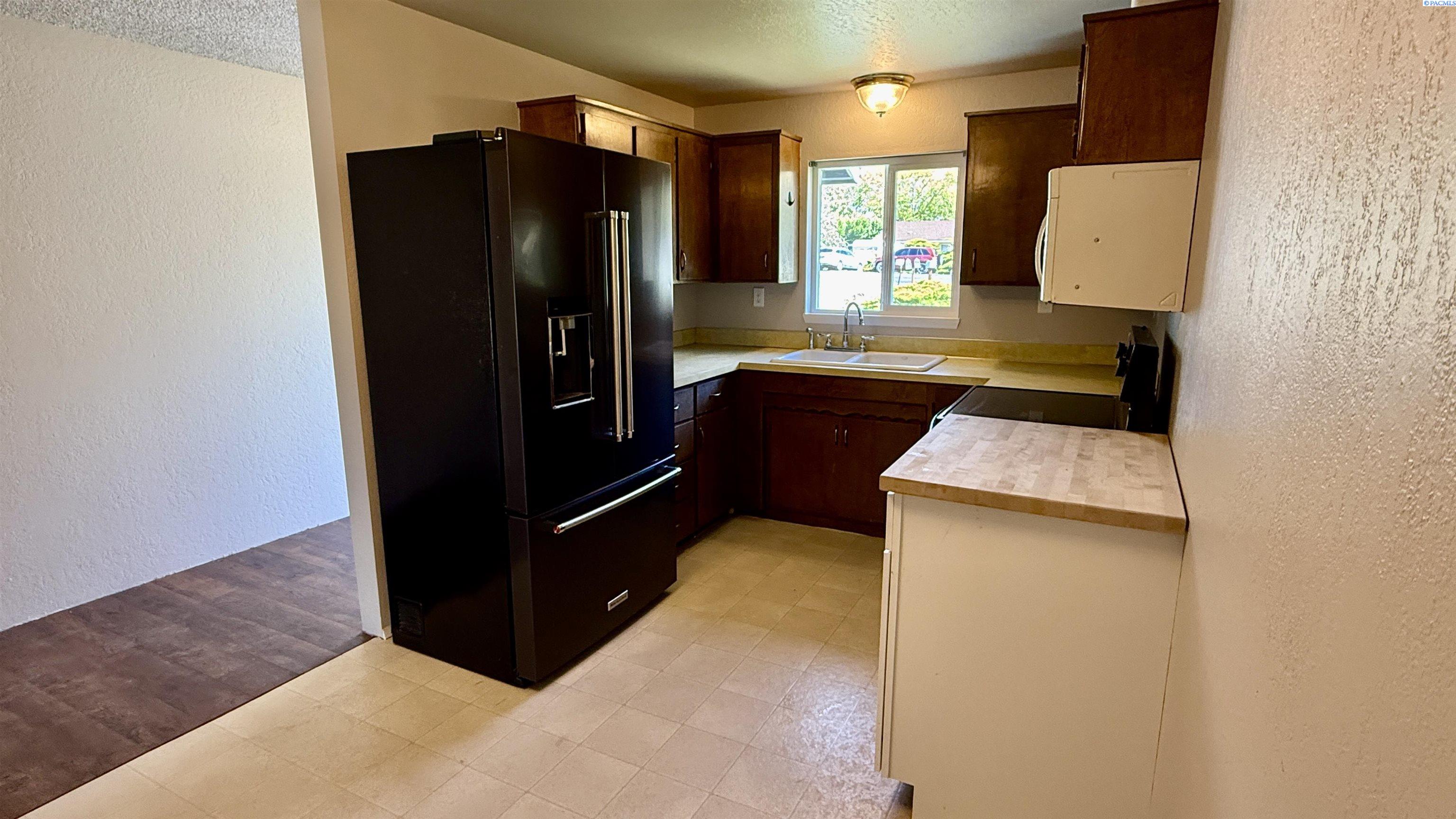 920-924 Burgundy Pl, Prosser, WA 99350