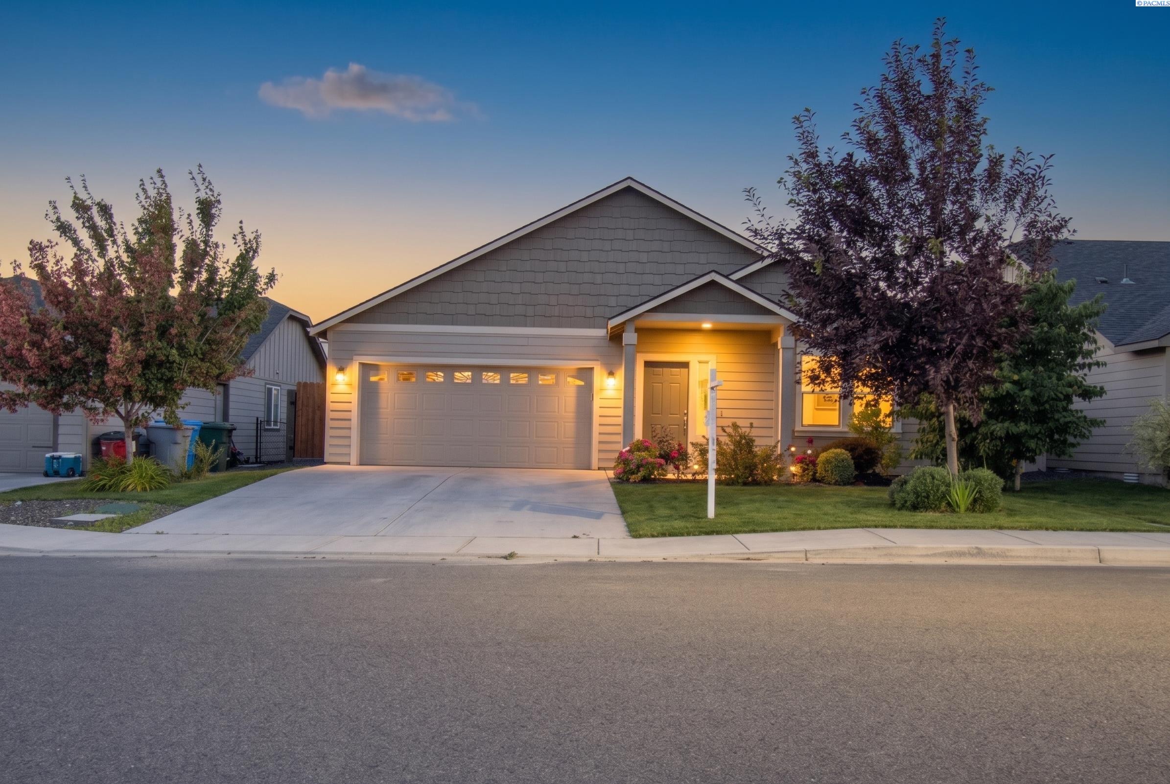 565 Marysville Way, Richland, WA 99352