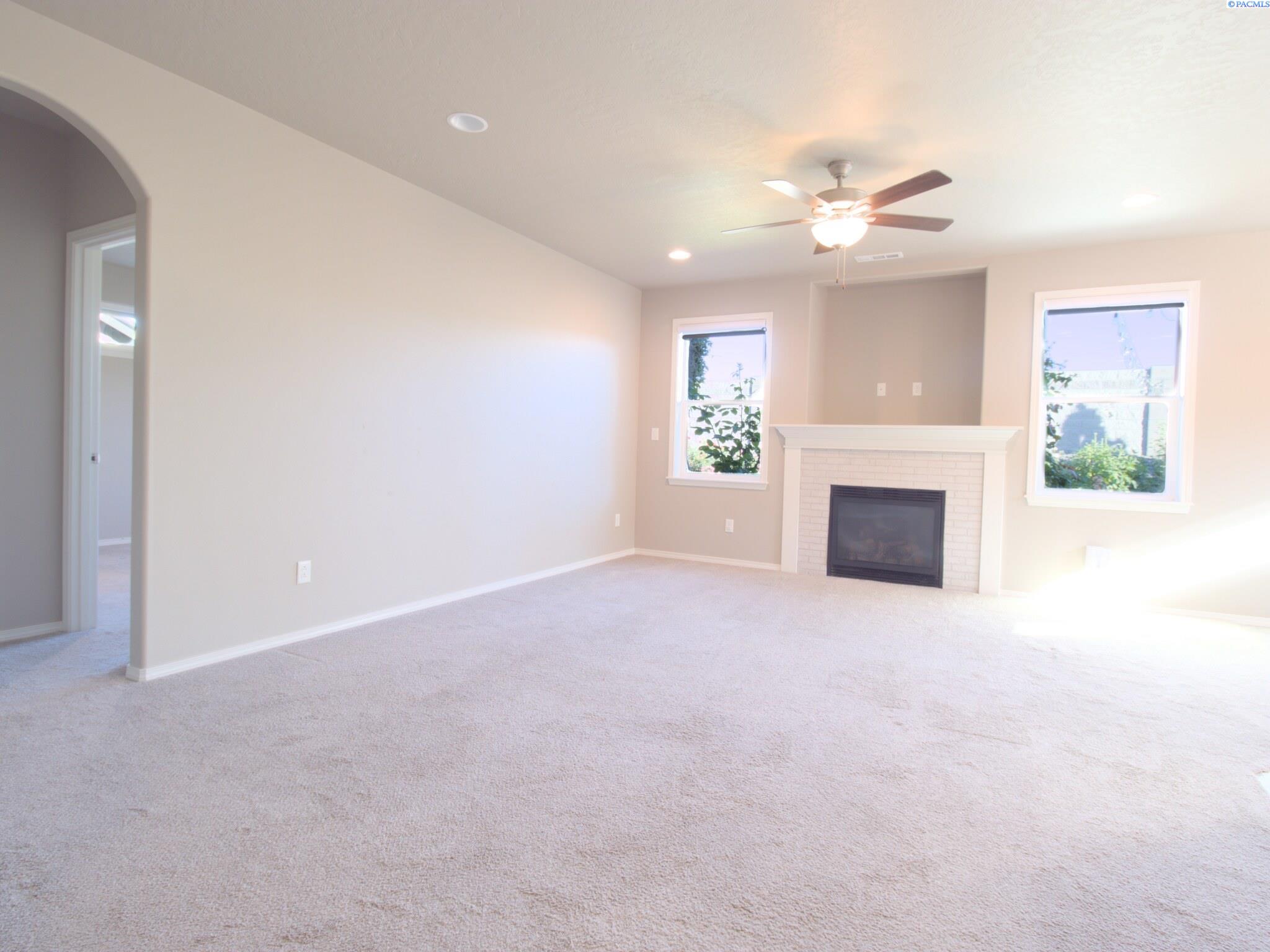 565 Marysville Way, Richland, WA 99352