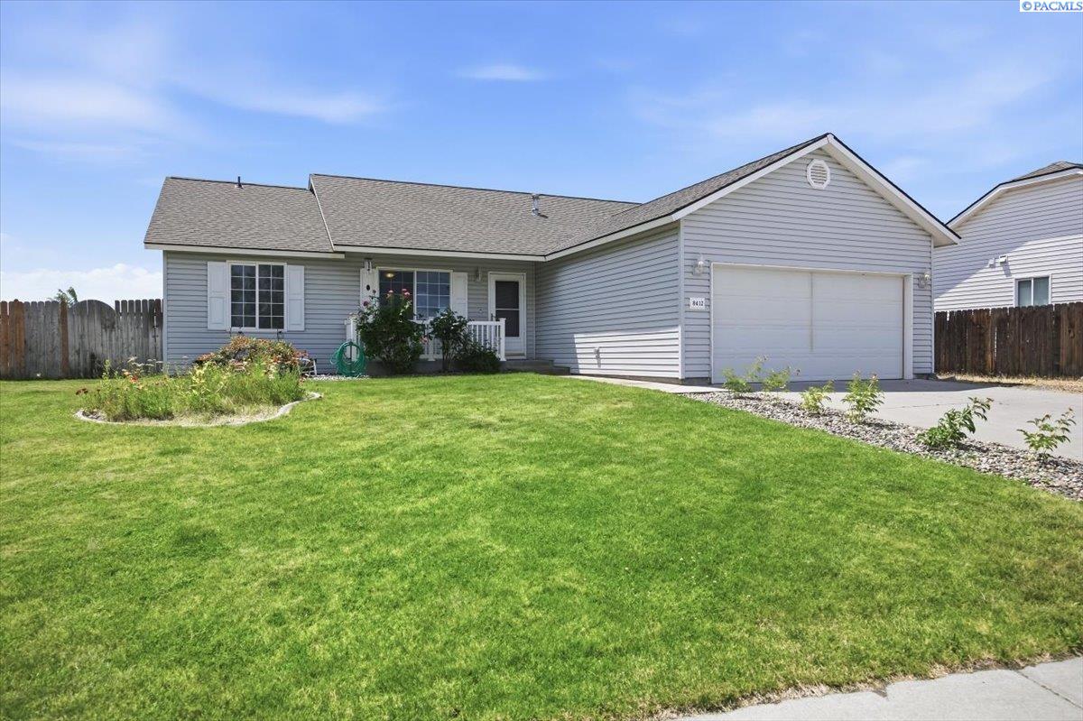8412 Holborn Ln, Pasco, WA 99301