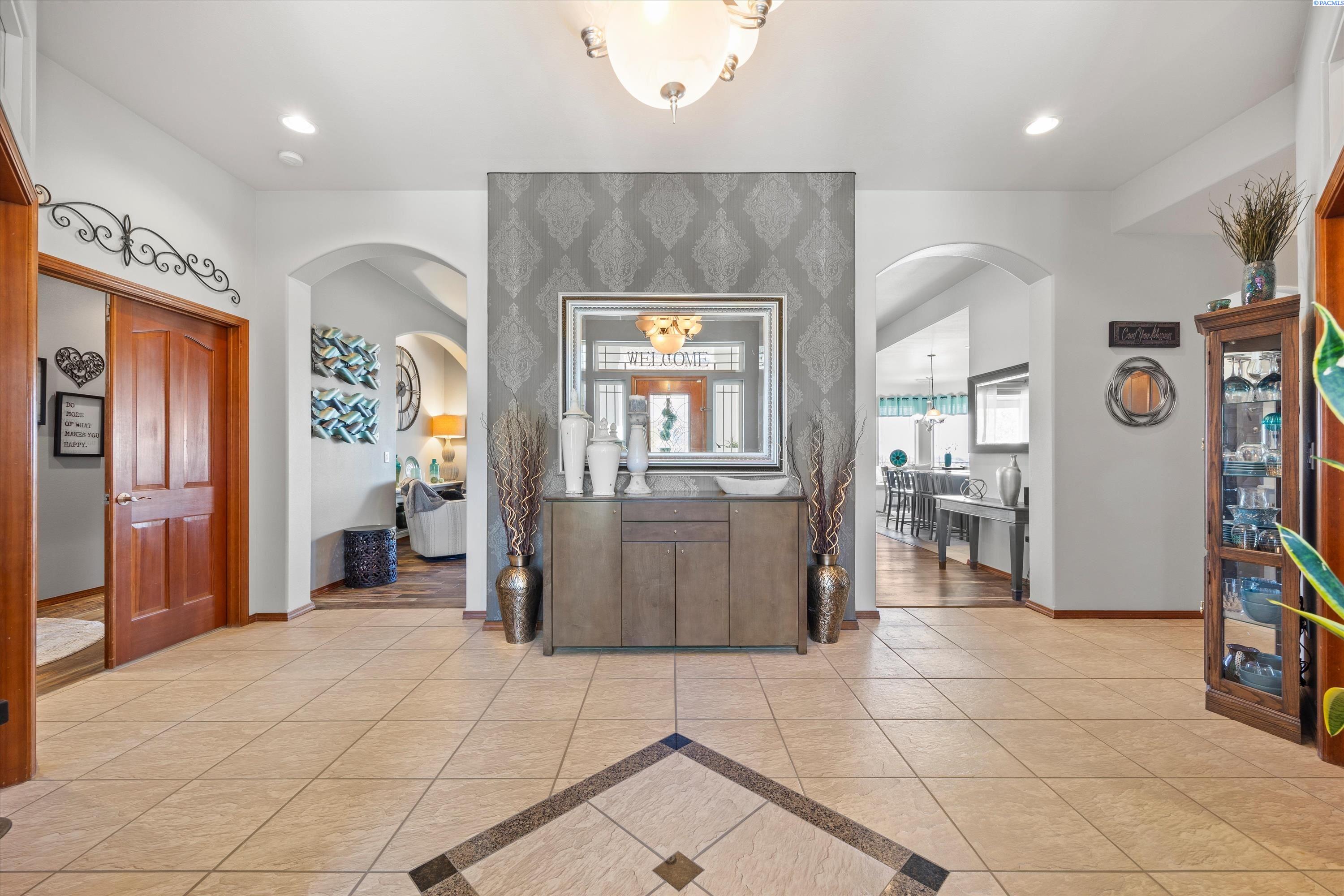 438 Anthony Dr, Richland, WA 99352