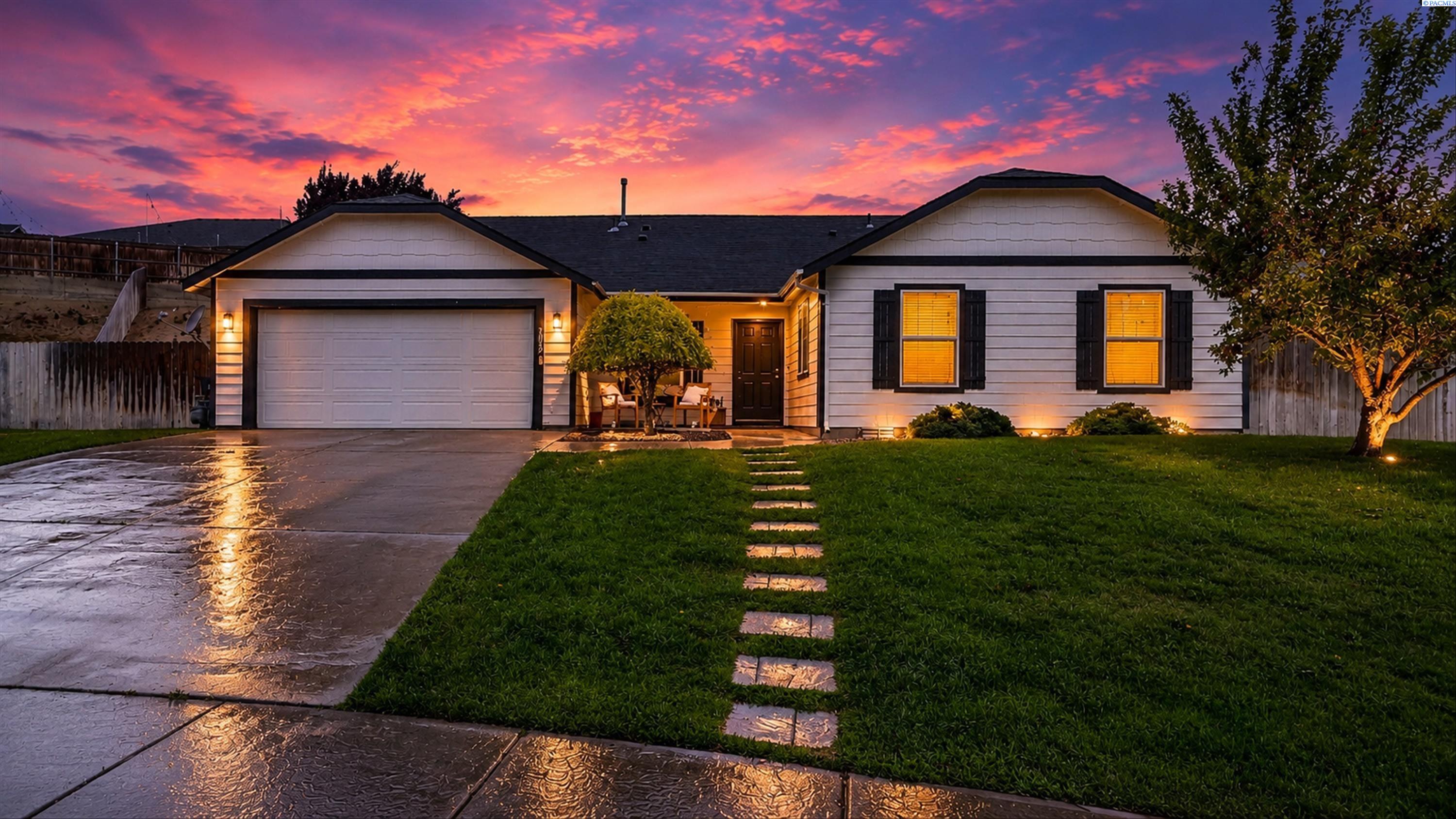 5002 Blue Sage Ln, Pasco, WA 99301