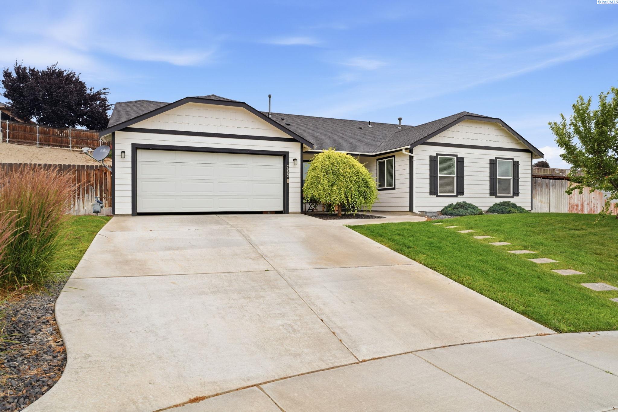 5002 Blue Sage Ln, Pasco, WA 99301