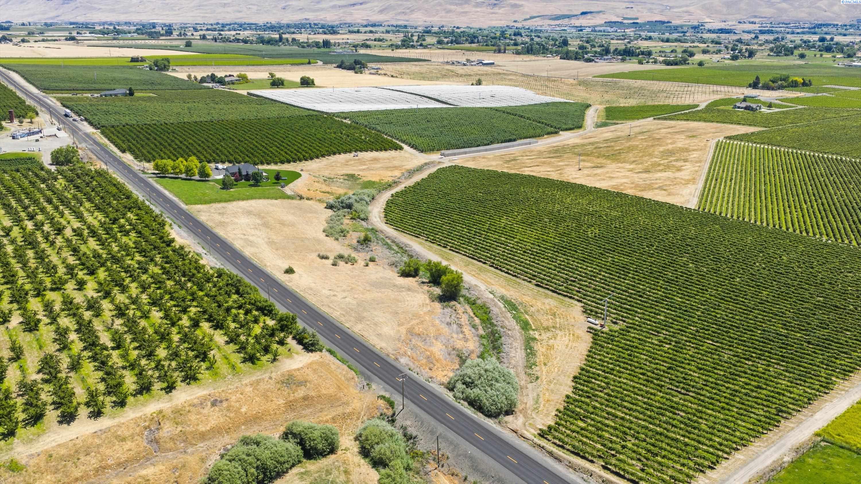 8002 Nka Mccreadie Rd, Prosser, WA 99350
