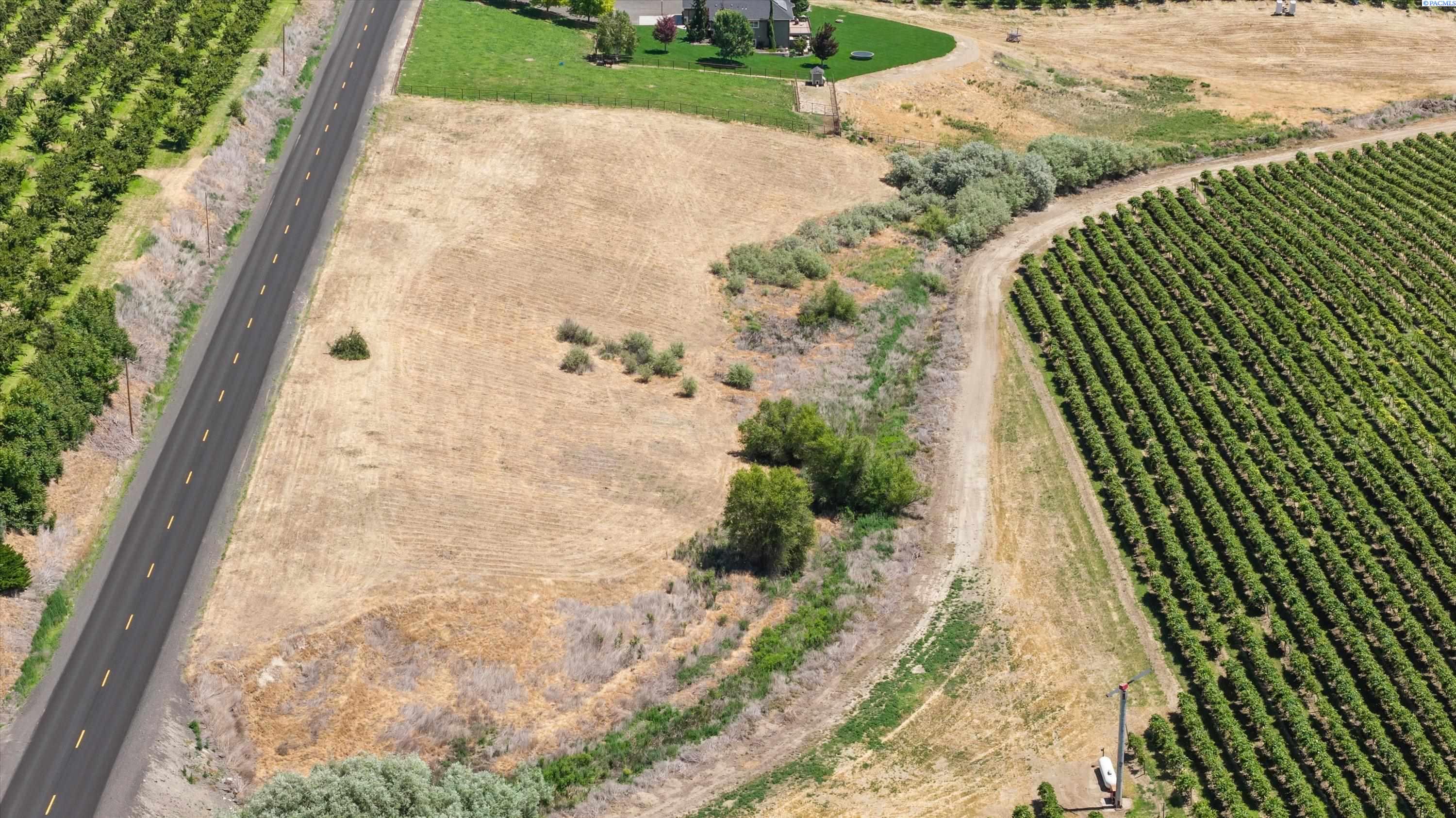 8002 Nka Mccreadie Rd, Prosser, WA 99350