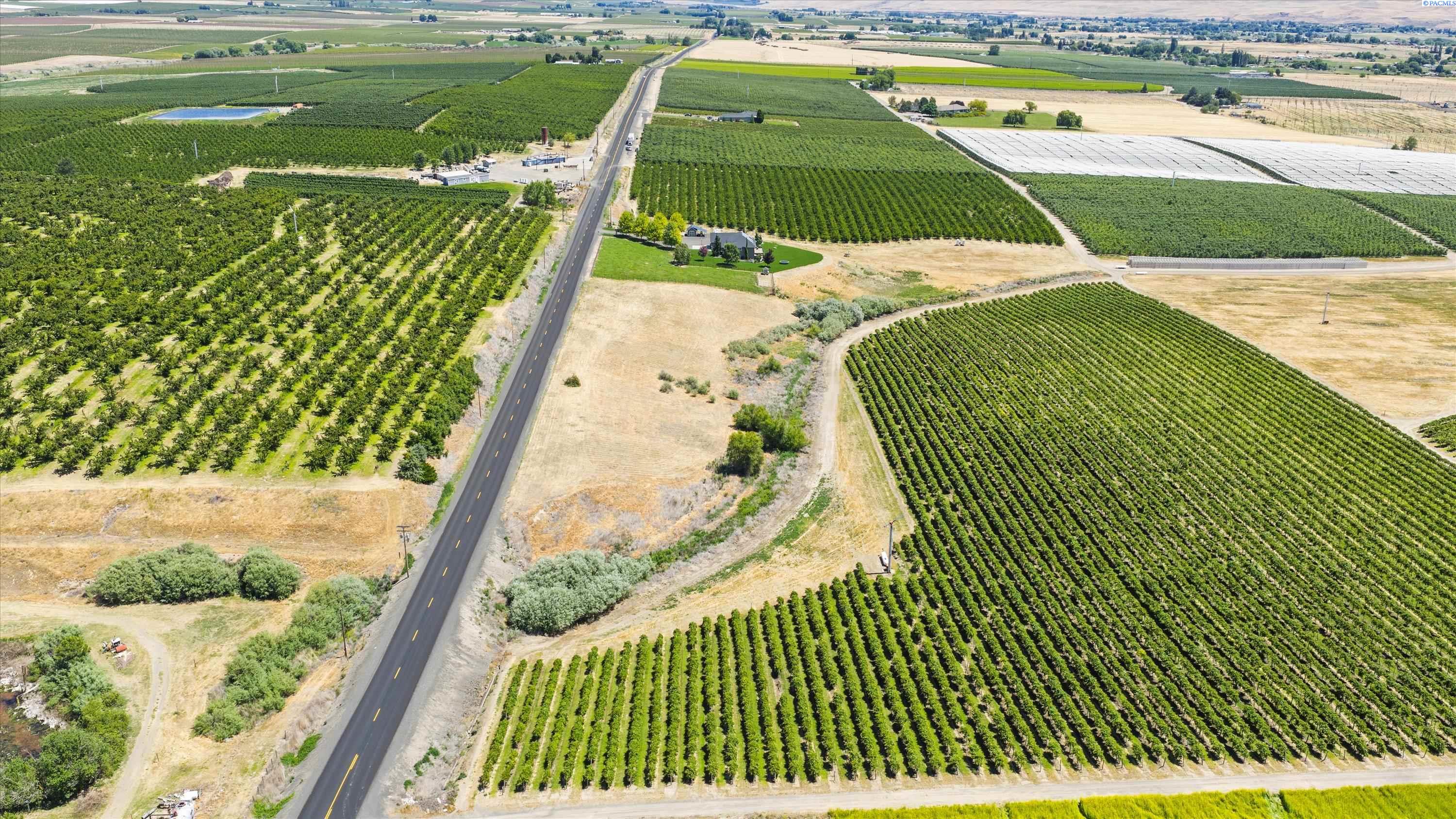 8002 Nka Mccreadie Rd, Prosser, WA 99350