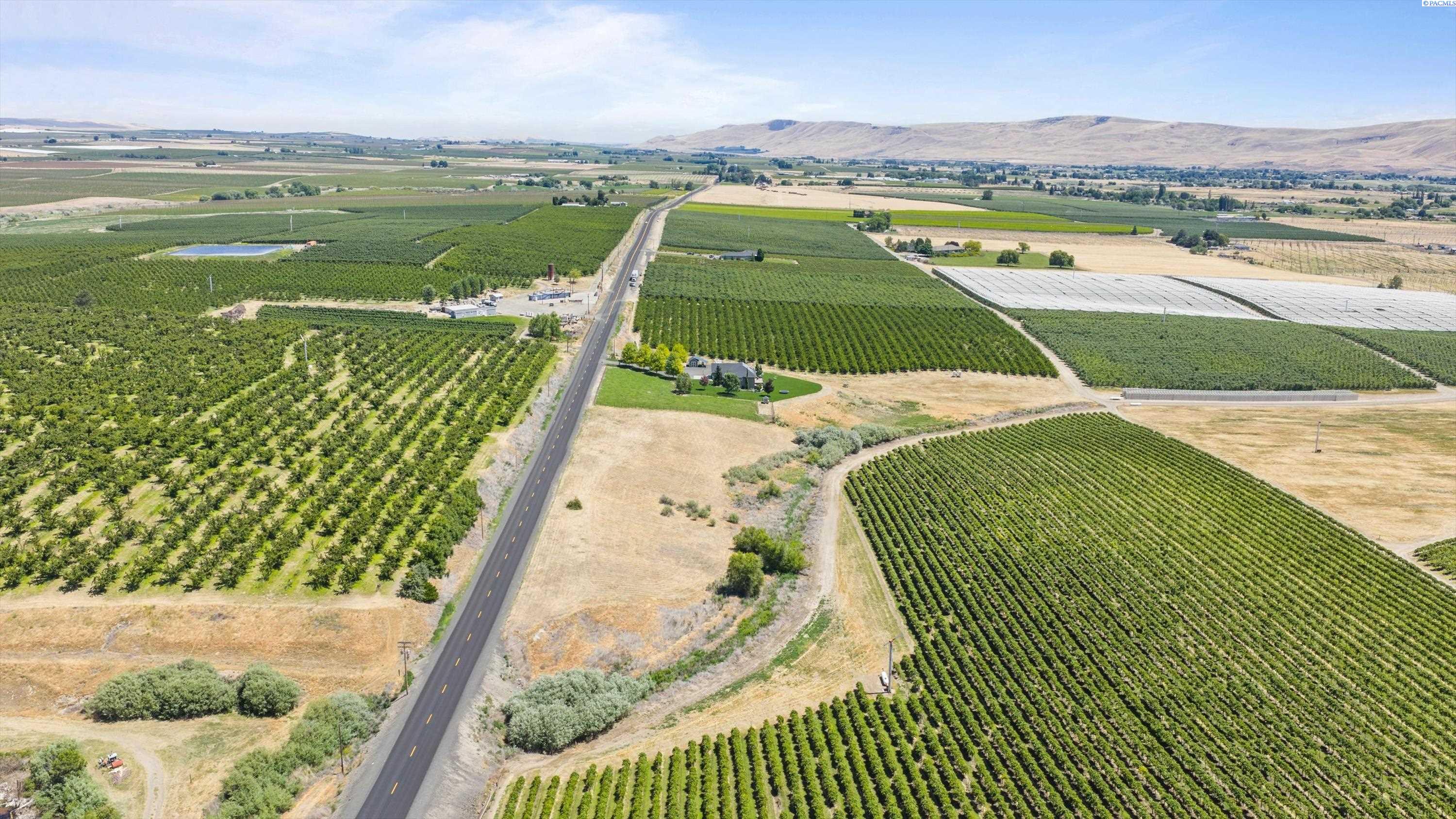 8002 Nka Mccreadie Rd, Prosser, WA 99350