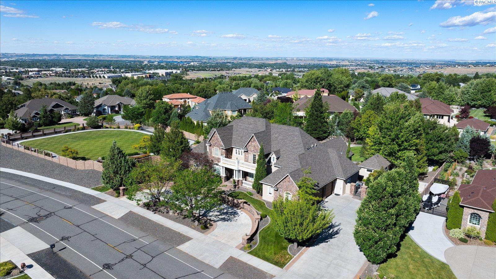 1294 Country Ridge Dr, Richland, WA 99352