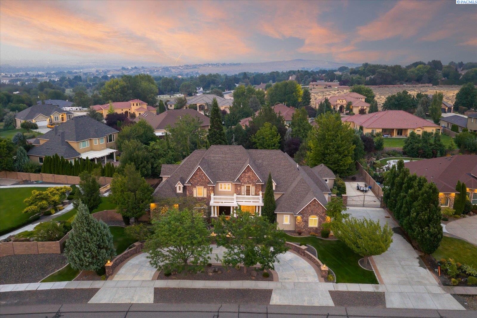 1294 Country Ridge Dr, Richland, WA 99352