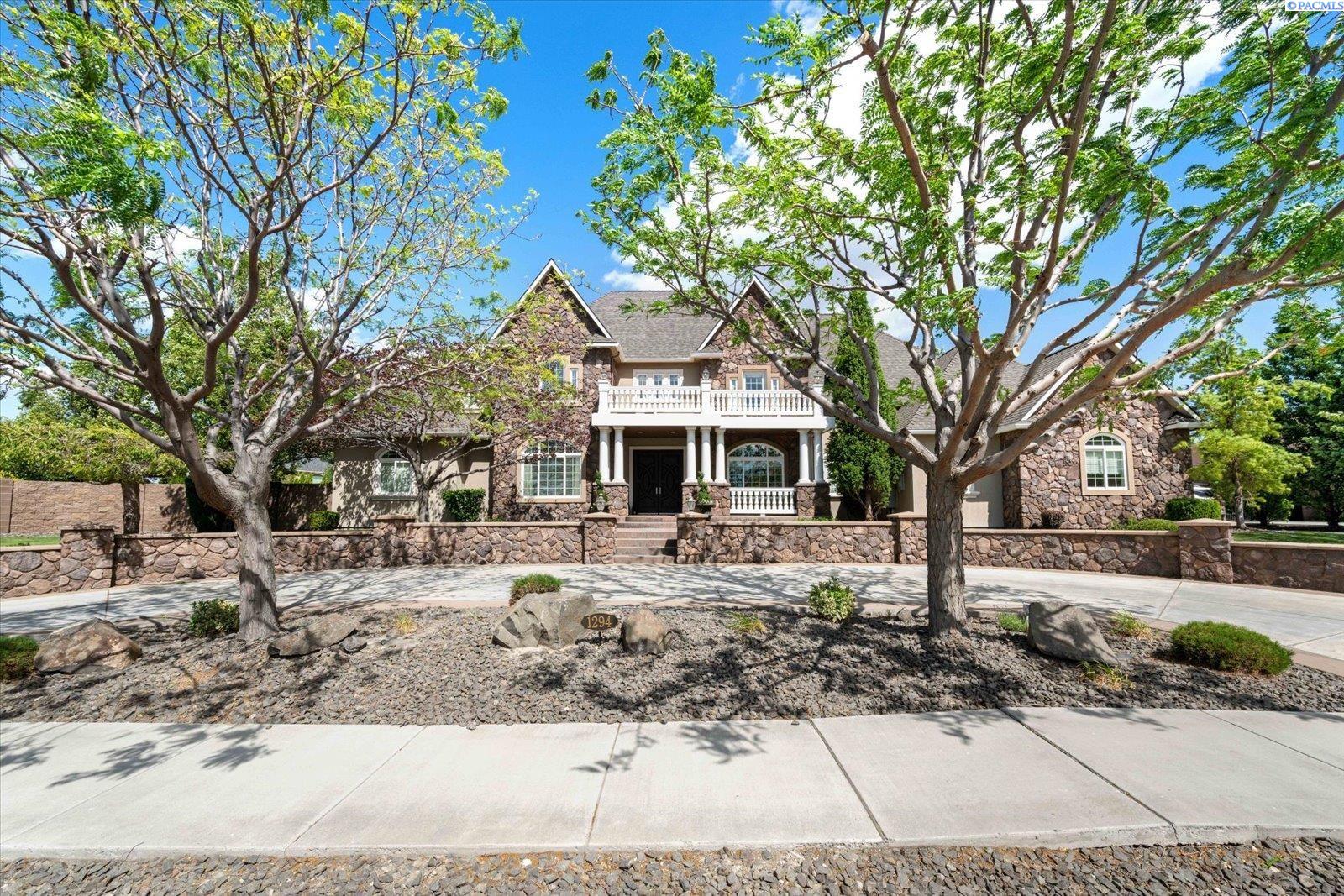 1294 Country Ridge Dr, Richland, WA 99352